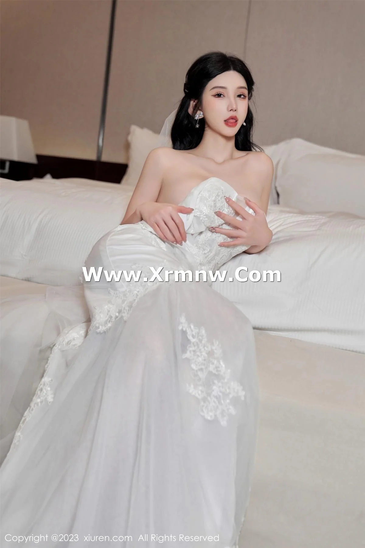 周于希Sally性感白色婚纱+白色蕾丝情趣服饰完美绝美写真 第 49 张