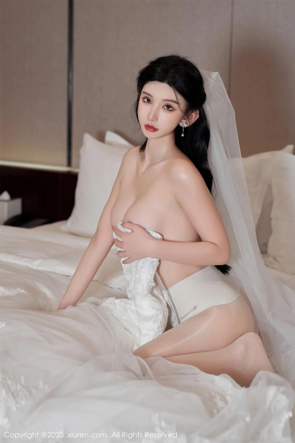 周于希Sally性感白色婚纱+白色蕾丝情趣服饰完美绝美写真 第 64 张