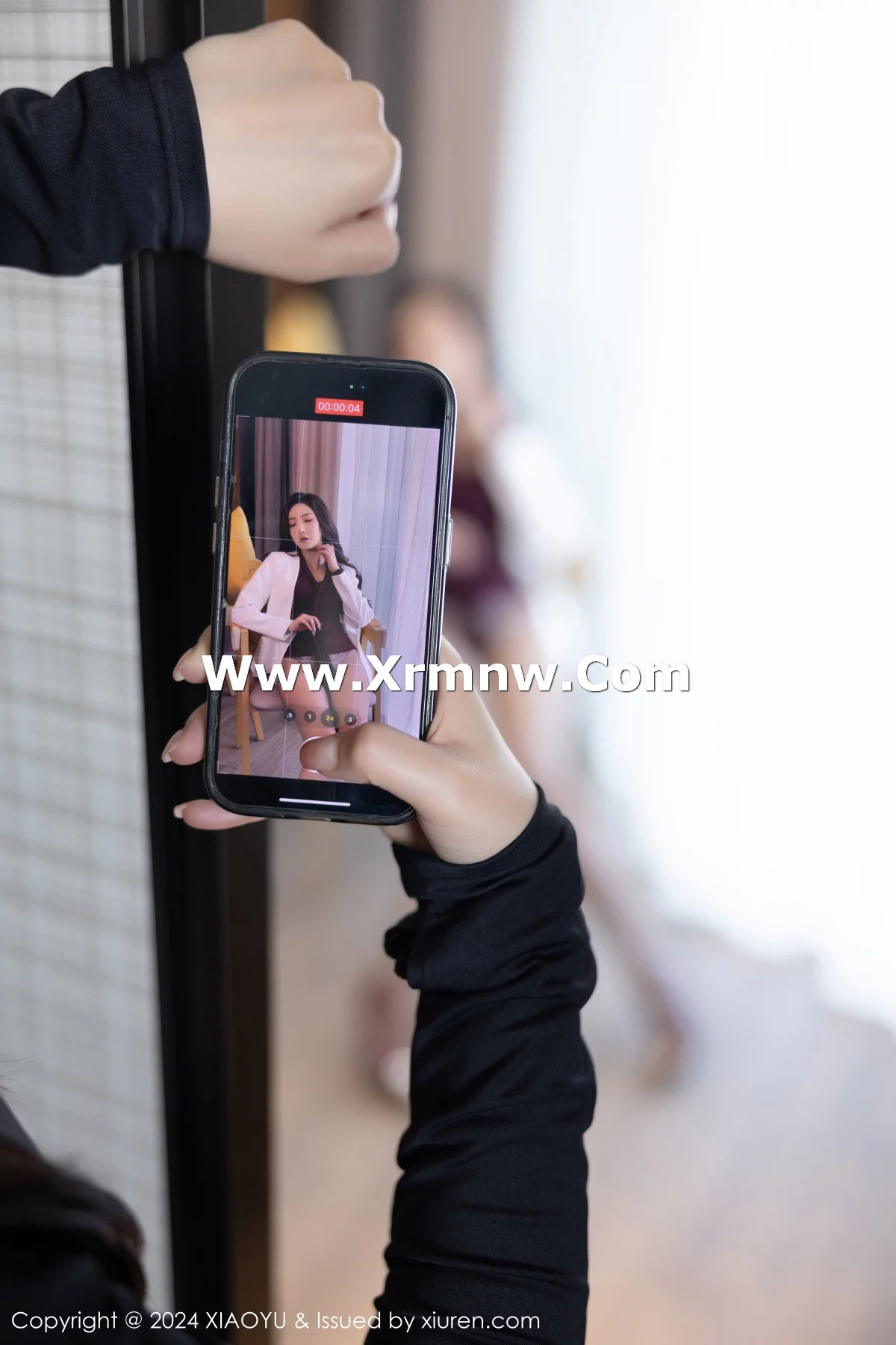 王馨瑶yanni白色OL制服露灰色蕾丝内衣配开档黑丝绝美写真 第 73 张