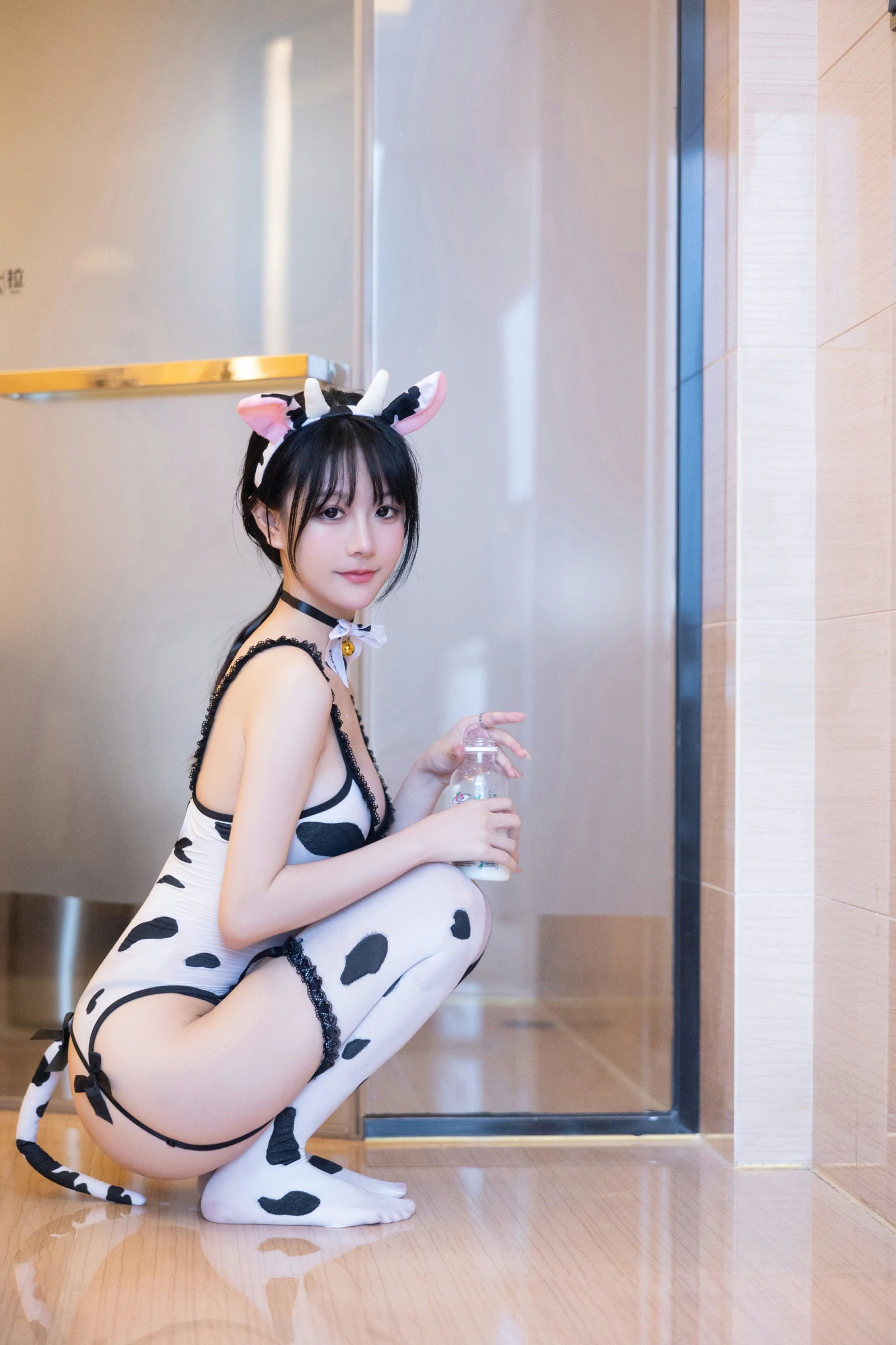 [秀人付费] 谢小蒽 诱人私拍福利 小奶牛 第 80 张