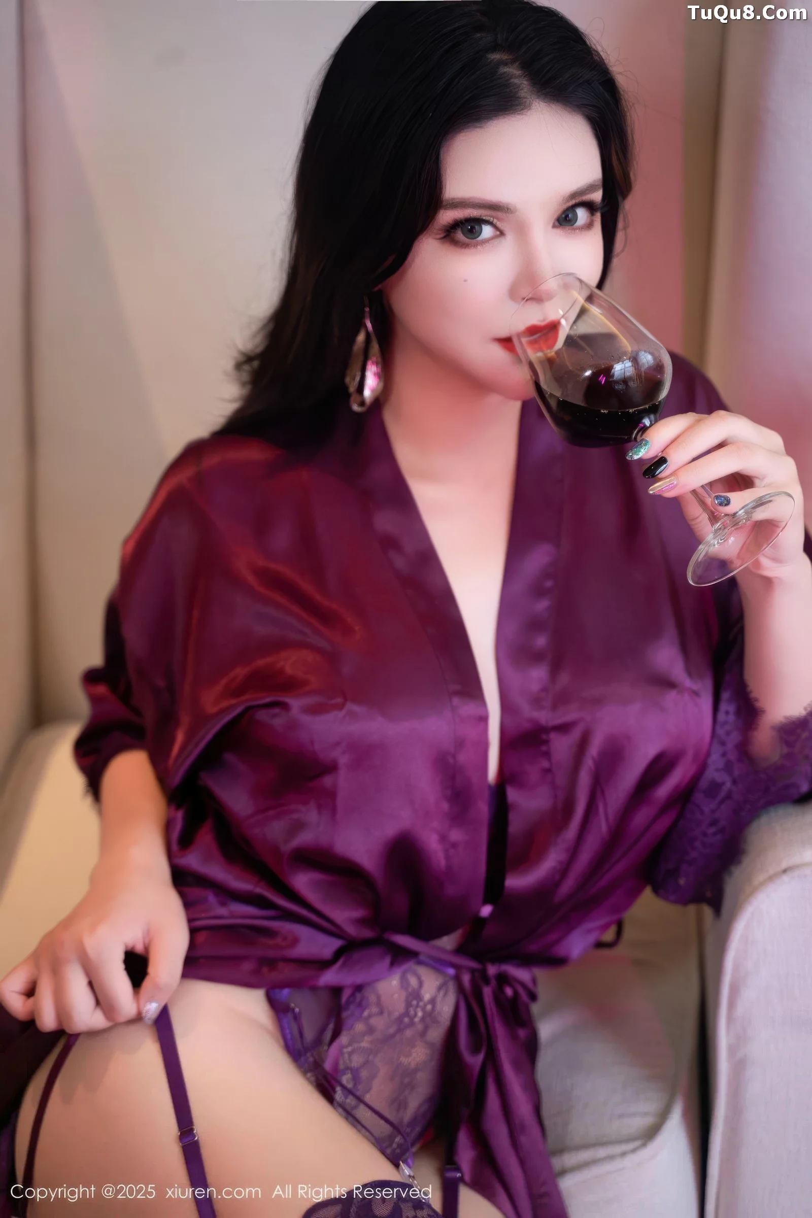 伊丽莎有点白性感紫色睡袍露紫色情趣内衣秀豪乳绝美写真 第 12 张