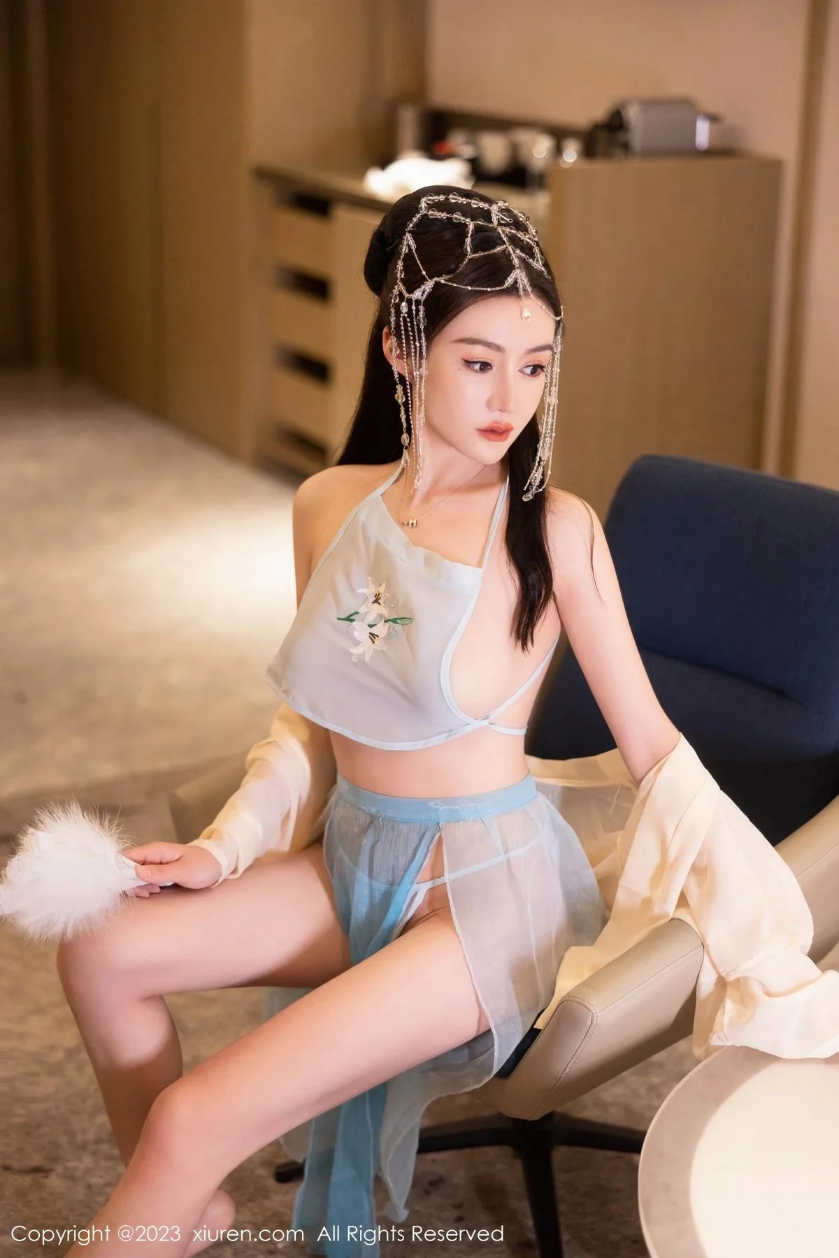 唐宁宁私房浴室性感浅色薄纱古装服饰秀丰腴身姿绝美写真 第 11 张