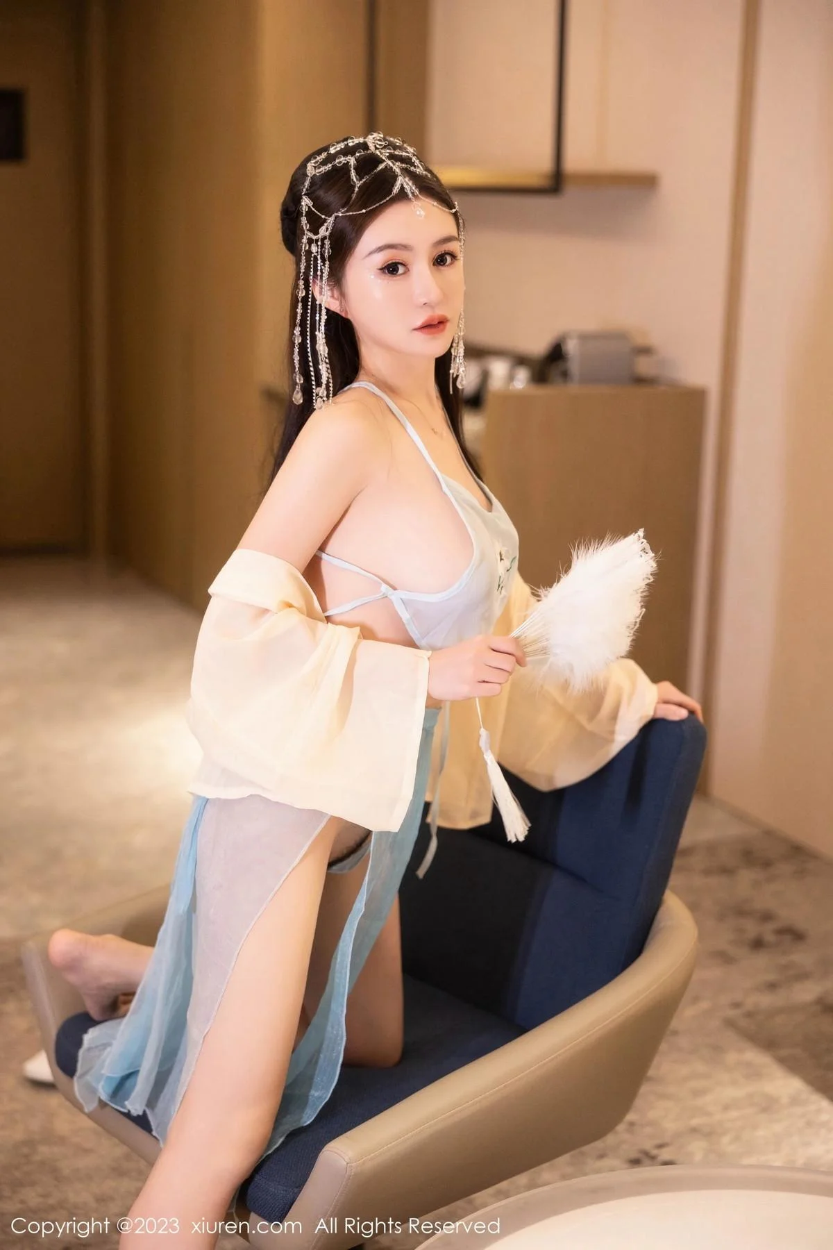 唐宁宁私房浴室性感浅色薄纱古装服饰秀丰腴身姿绝美写真 第 22 张