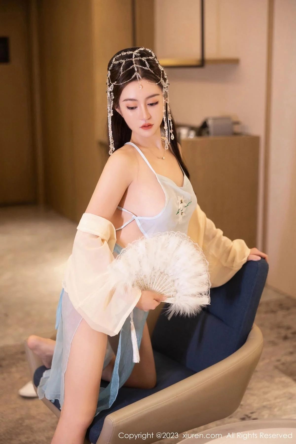 唐宁宁私房浴室性感浅色薄纱古装服饰秀丰腴身姿绝美写真 第 23 张