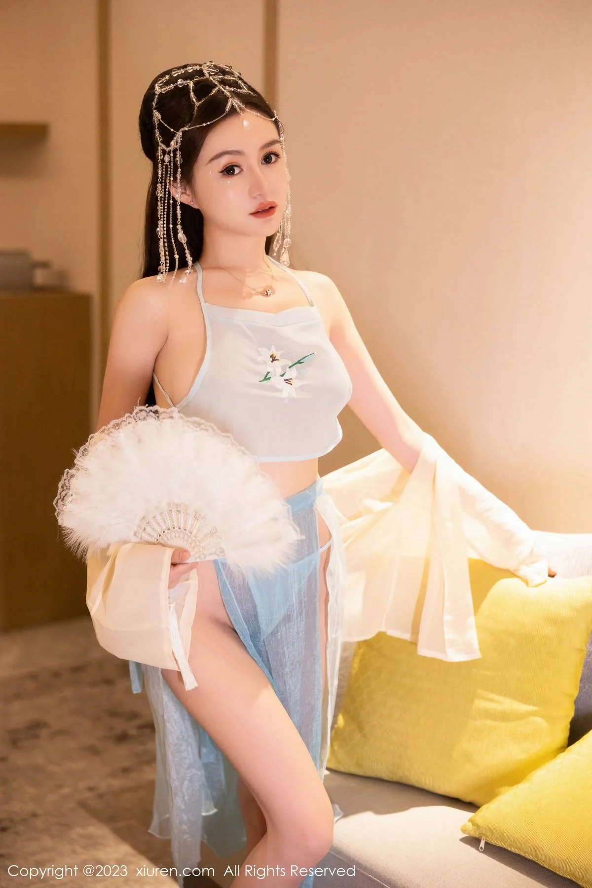 唐宁宁私房浴室性感浅色薄纱古装服饰秀丰腴身姿绝美写真 第 3 张