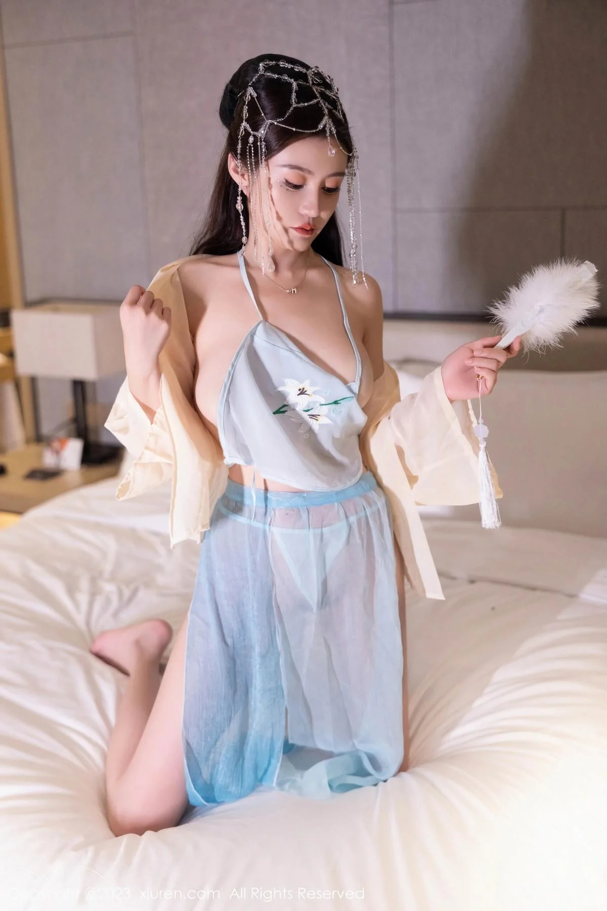 唐宁宁私房浴室性感浅色薄纱古装服饰秀丰腴身姿绝美写真 第 32 张