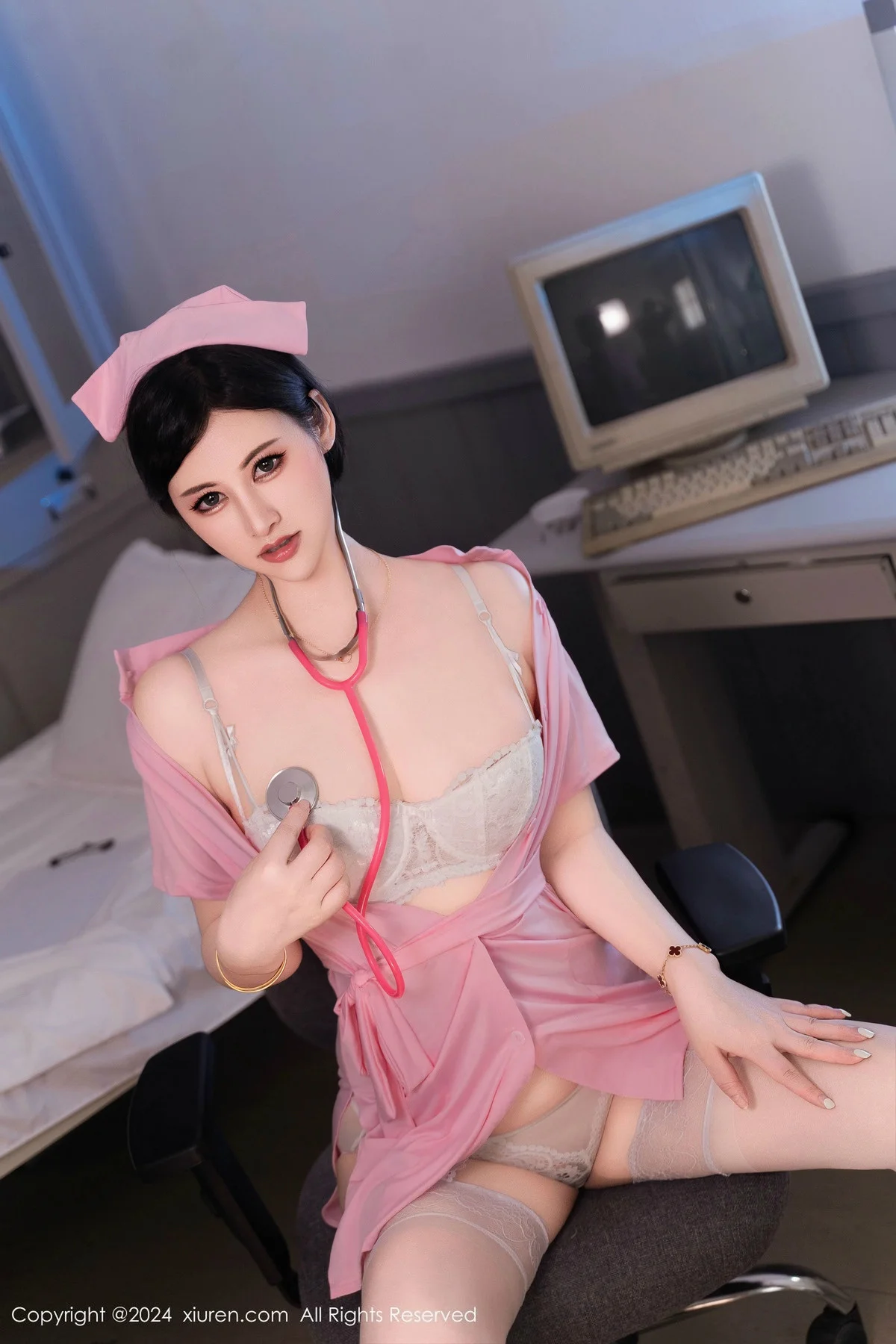 诗诗kiki性感黑色情趣内衣配黑丝吊袜秀曼妙身姿绝美写真 第 196 张