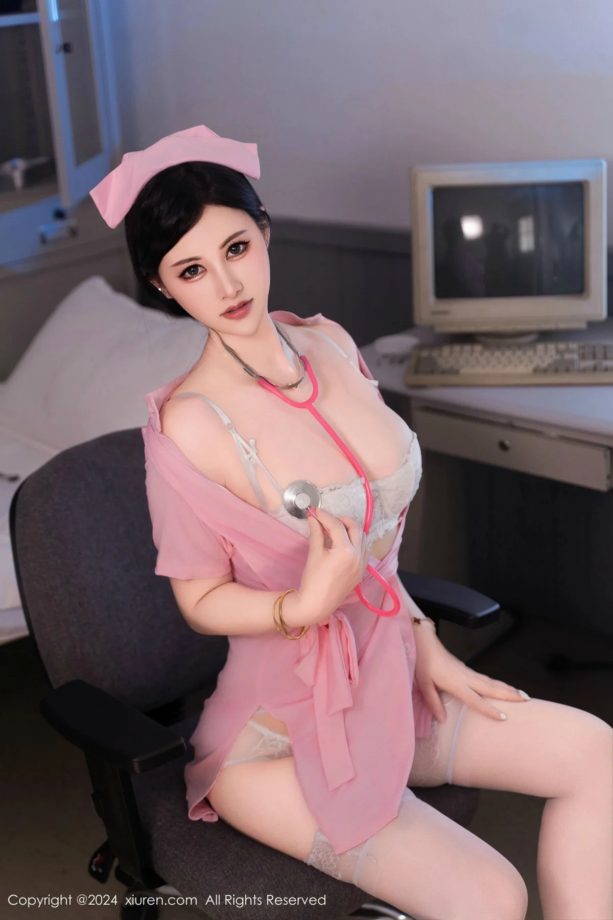 诗诗kiki性感黑色情趣内衣配黑丝吊袜秀曼妙身姿绝美写真 第 197 张