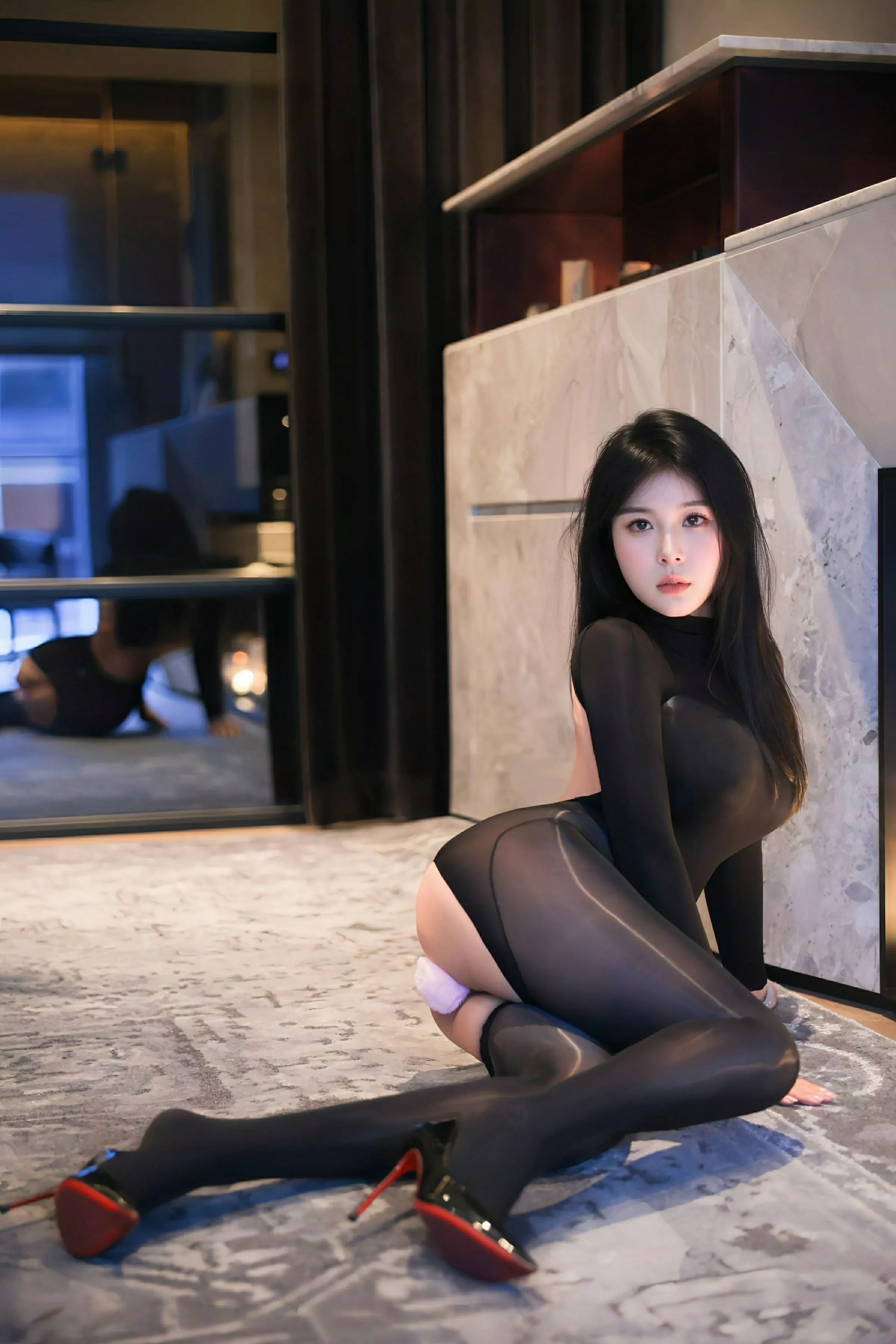 麦田私房性感黑色闪亮开档连体丝袜秀丰满身材撩人绝美写真 第 40 张