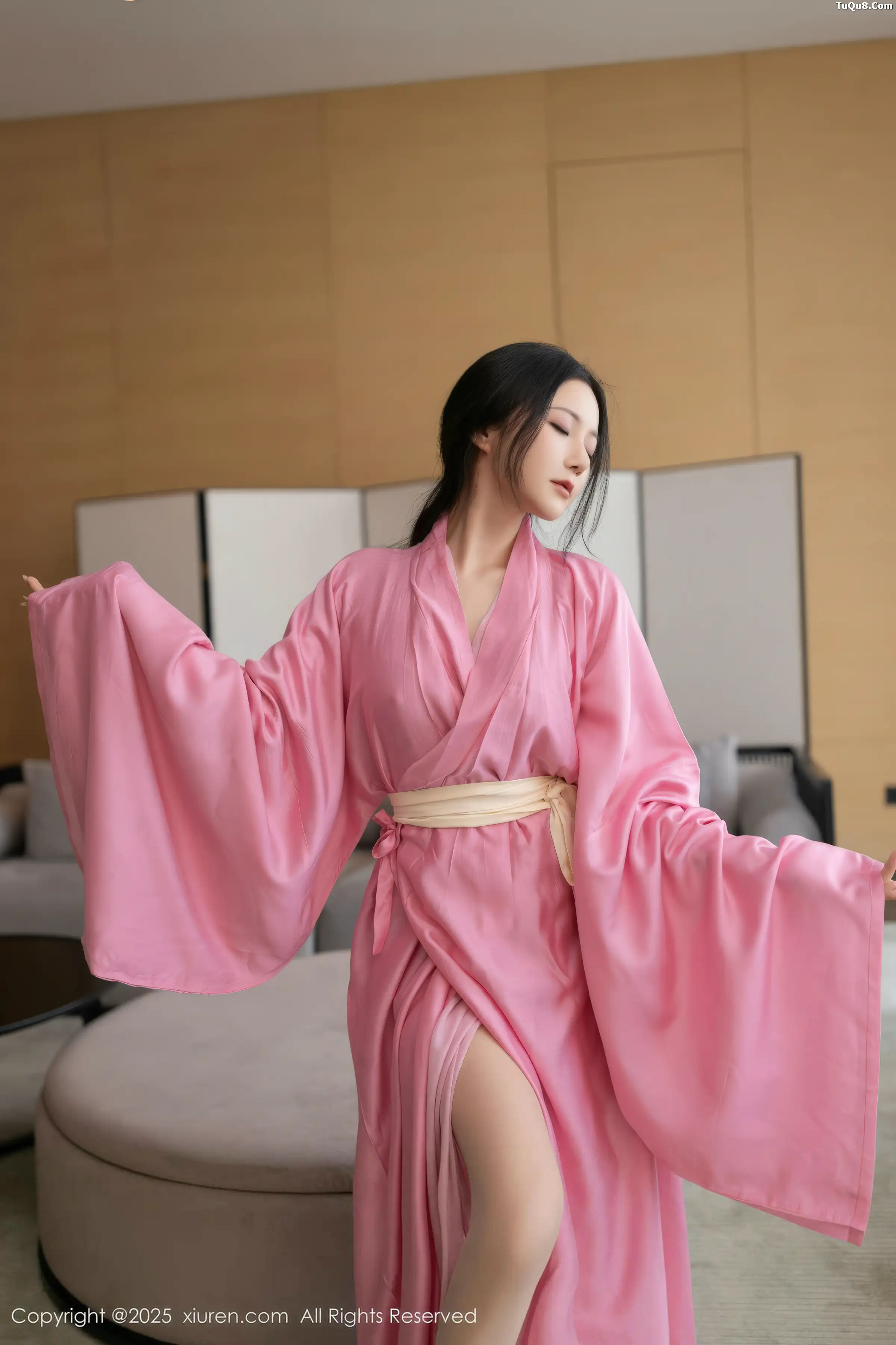 鱼子酱Fish性感粉色月影纱配超薄肉丝秀曼妙身姿绝美写真 第 28 张