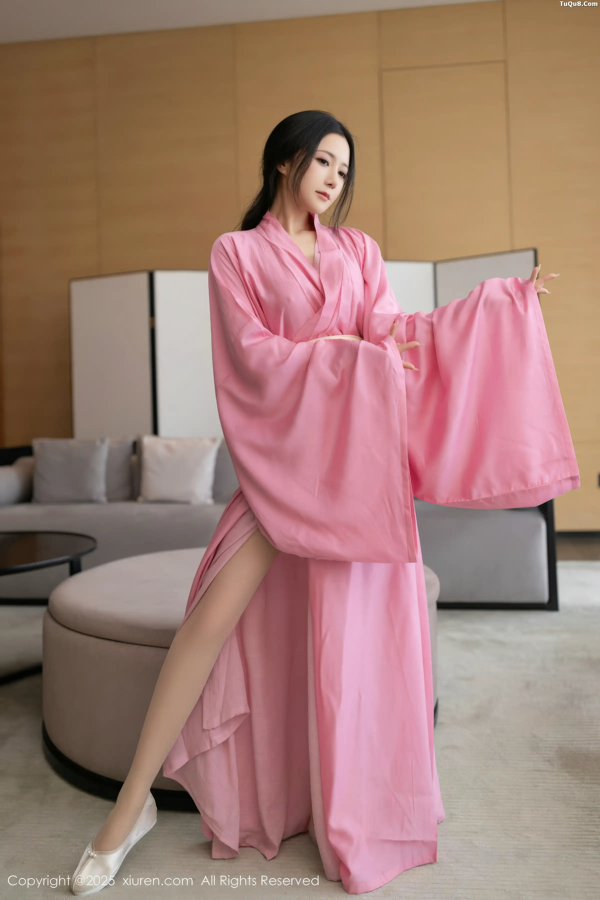 鱼子酱Fish性感粉色月影纱配超薄肉丝秀曼妙身姿绝美写真 第 29 张
