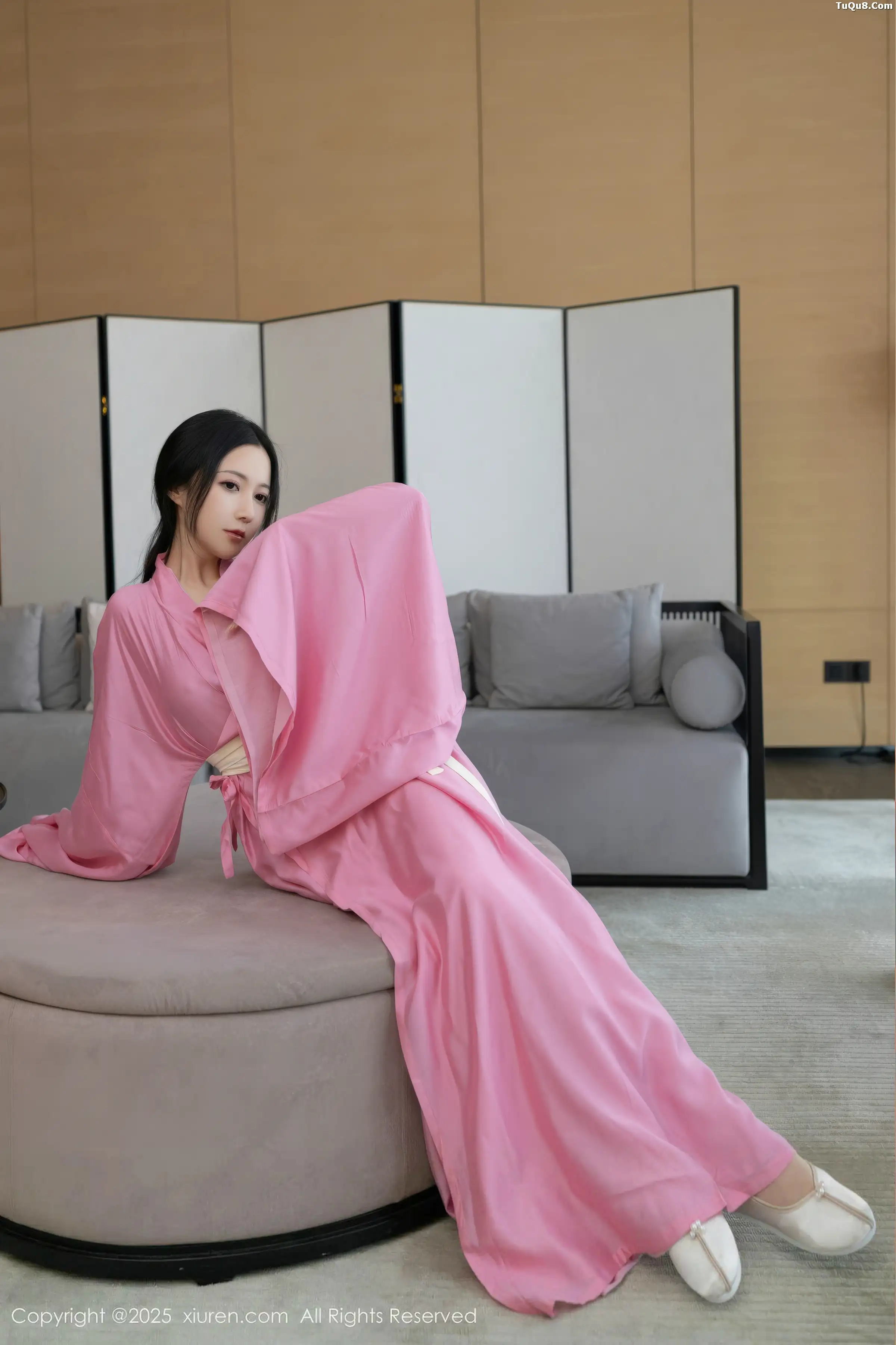 鱼子酱Fish性感粉色月影纱配超薄肉丝秀曼妙身姿绝美写真 第 3 张