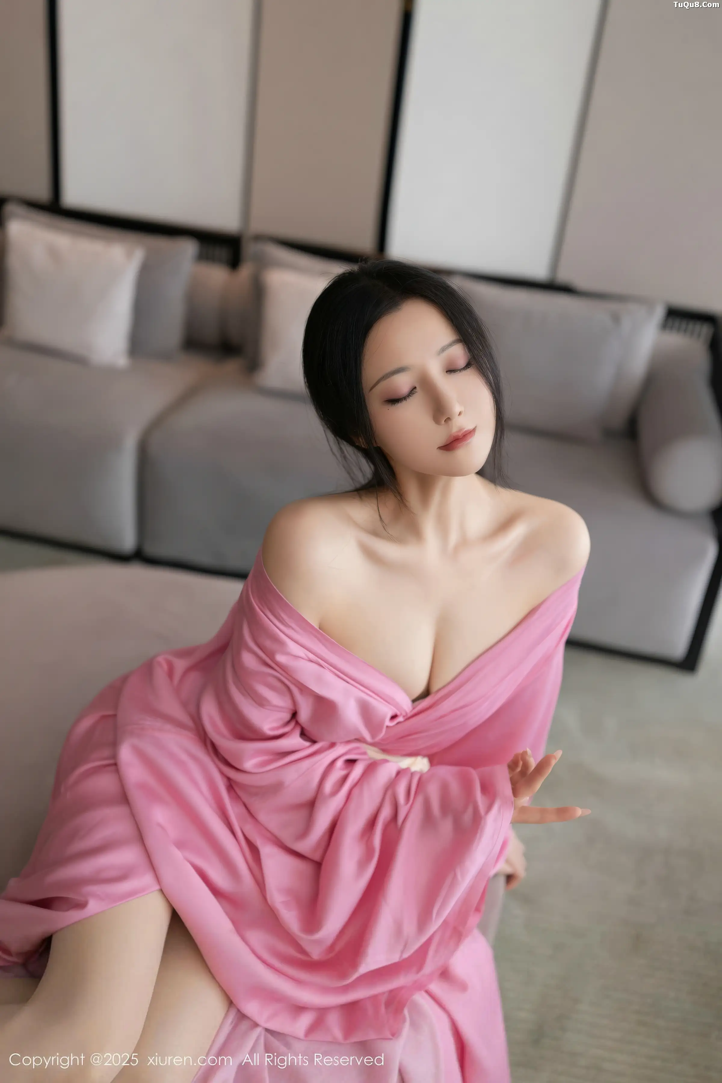 鱼子酱Fish性感粉色月影纱配超薄肉丝秀曼妙身姿绝美写真 第 36 张