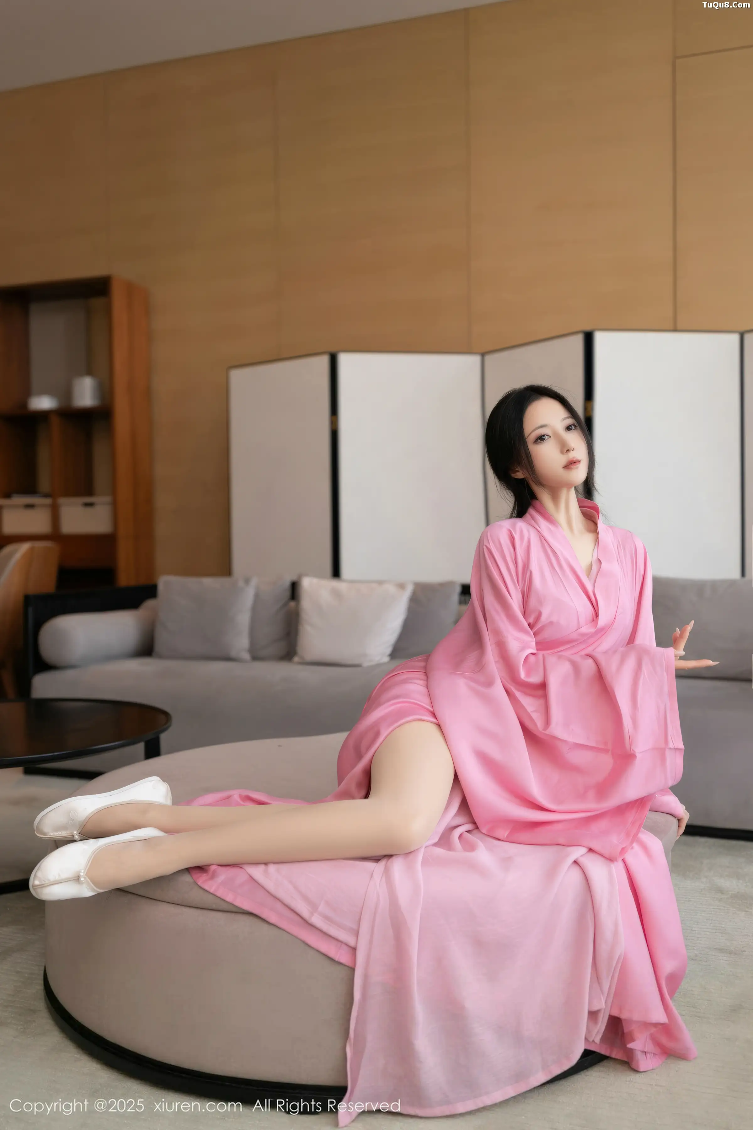 鱼子酱Fish性感粉色月影纱配超薄肉丝秀曼妙身姿绝美写真 第 43 张
