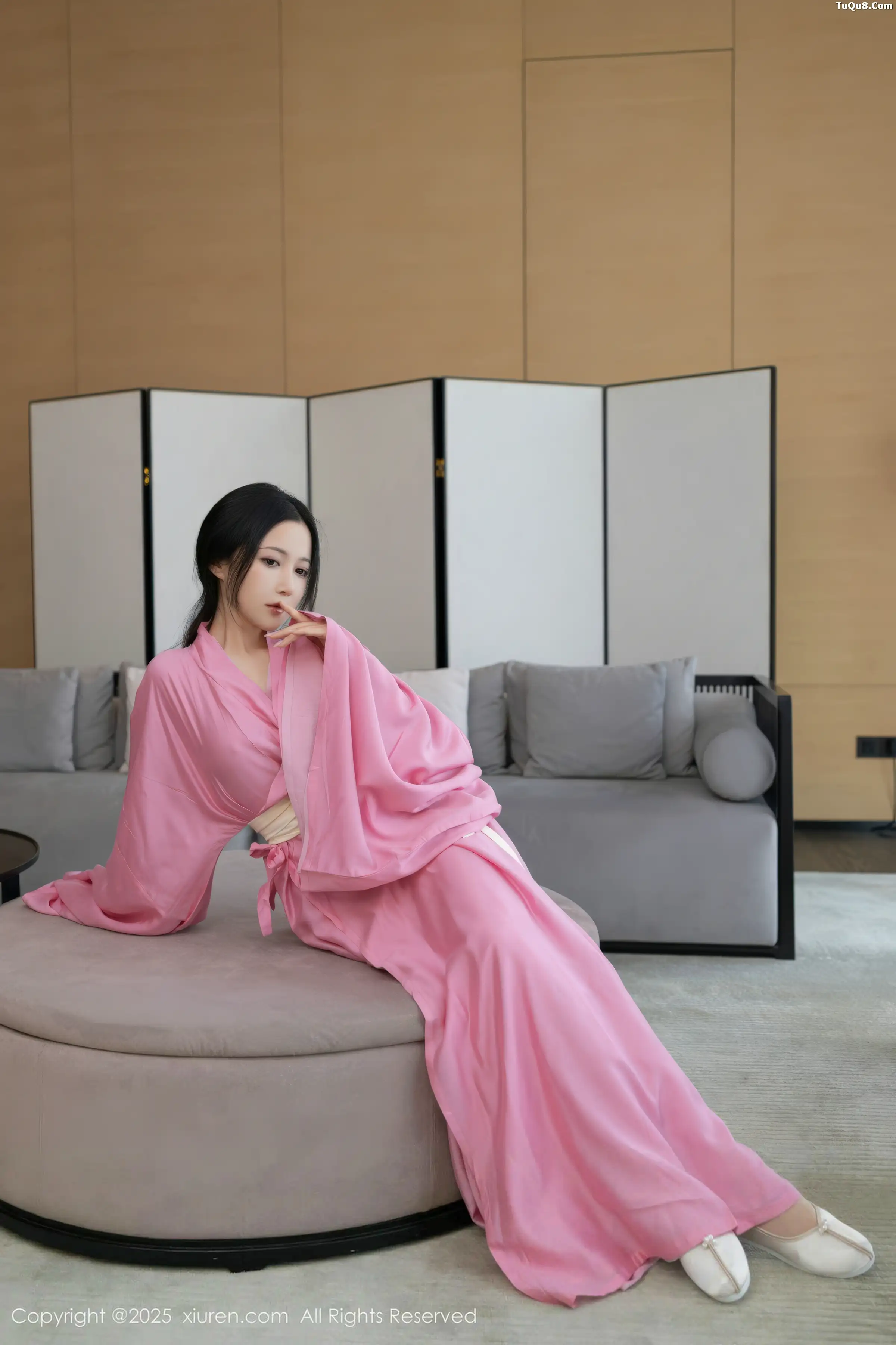 鱼子酱Fish性感粉色月影纱配超薄肉丝秀曼妙身姿绝美写真 第 5 张