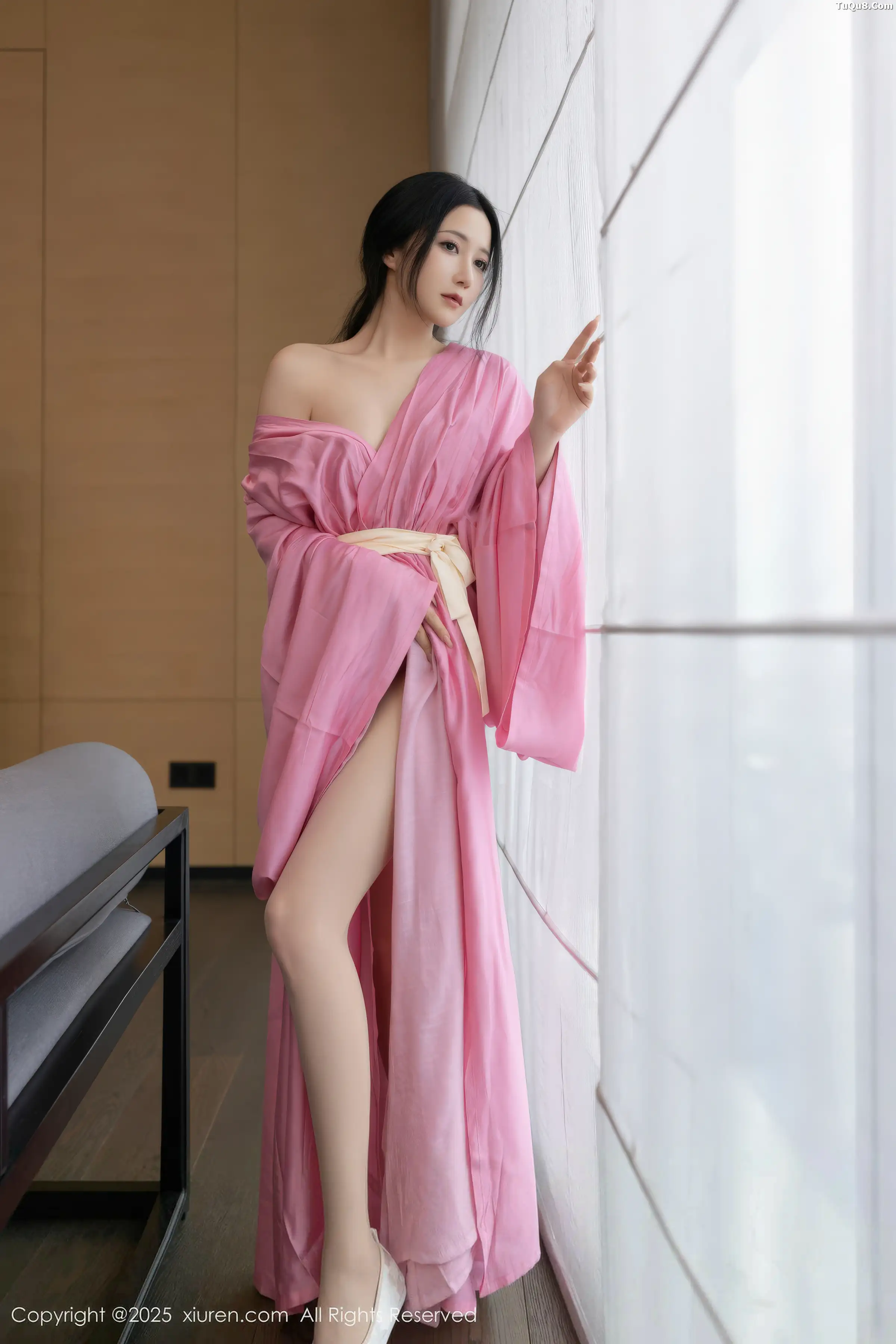 鱼子酱Fish性感粉色月影纱配超薄肉丝秀曼妙身姿绝美写真 第 99 张