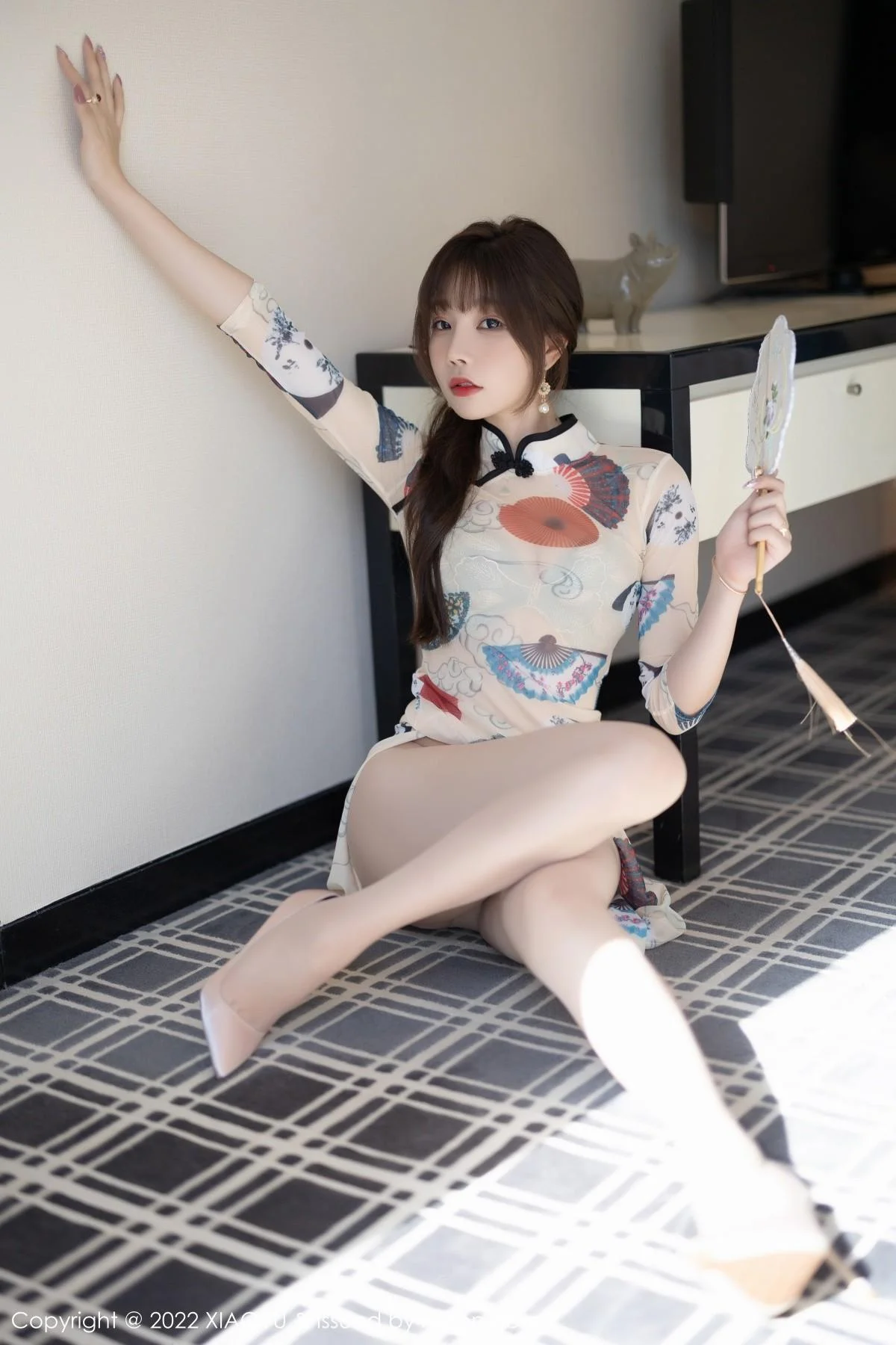 芝芝Booty白色轻透旗袍露蕾丝内衣无内肉丝完美绝美写真 第 120 张