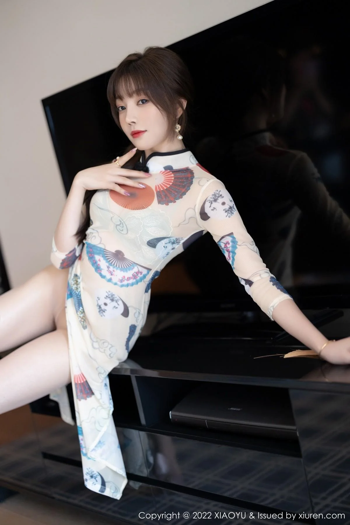 芝芝Booty白色轻透旗袍露蕾丝内衣无内肉丝完美绝美写真 第 29 张