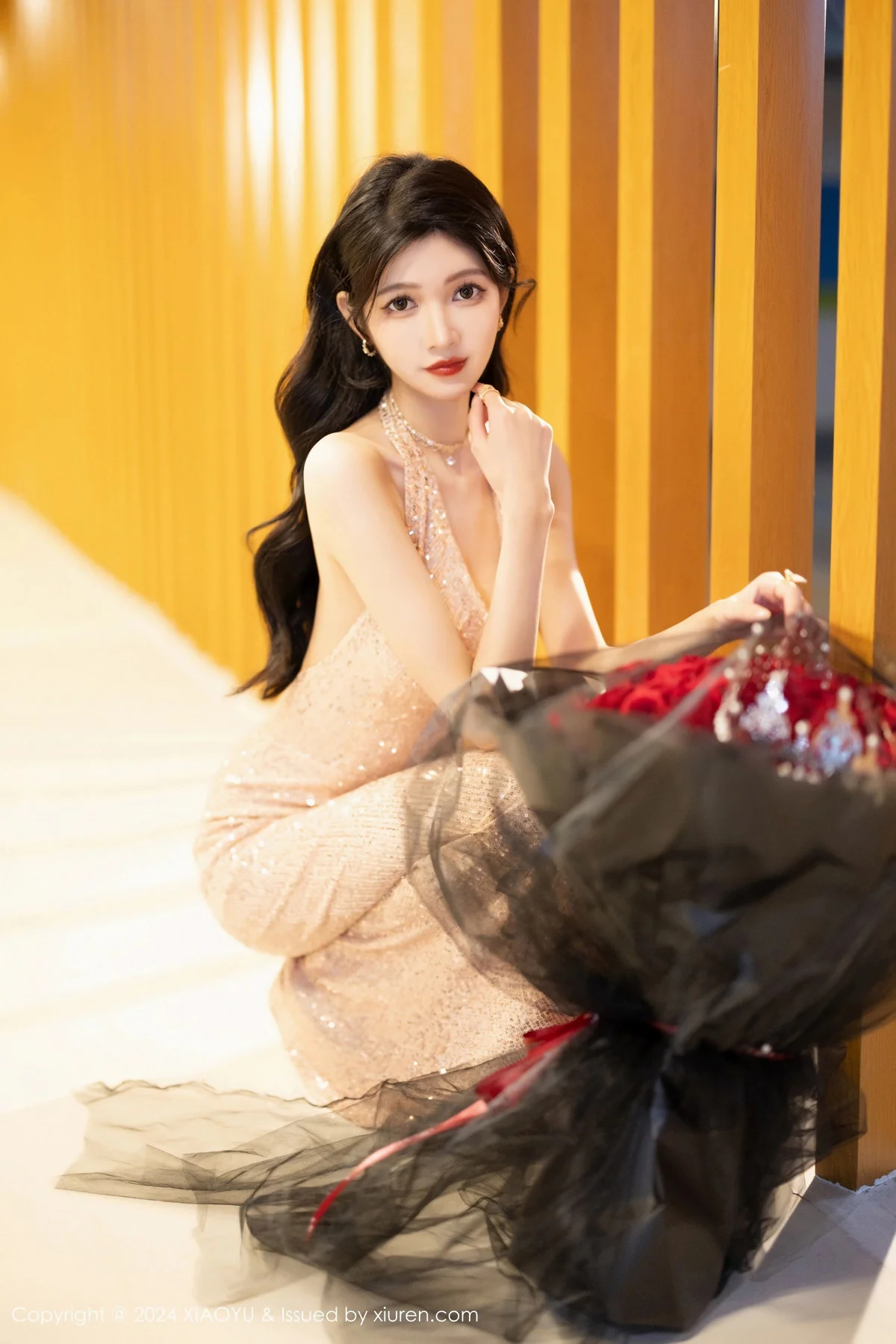 程程程银色连衣长裙+黑色轻透情趣服饰秀曼妙身姿绝美写真 第 32 张
