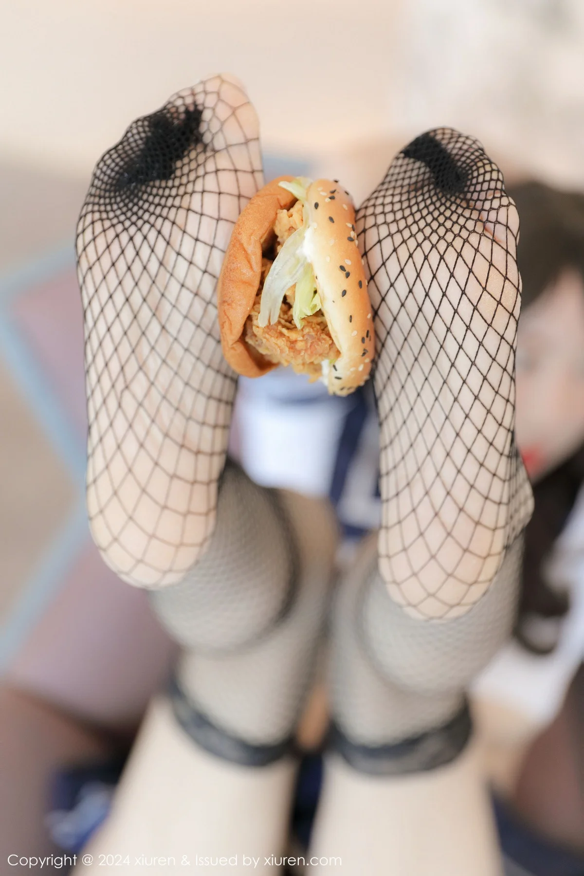 桃妖夭性感白色学妹制服配黑丝网袜秀娇美身段完美绝美写真 第 116 张