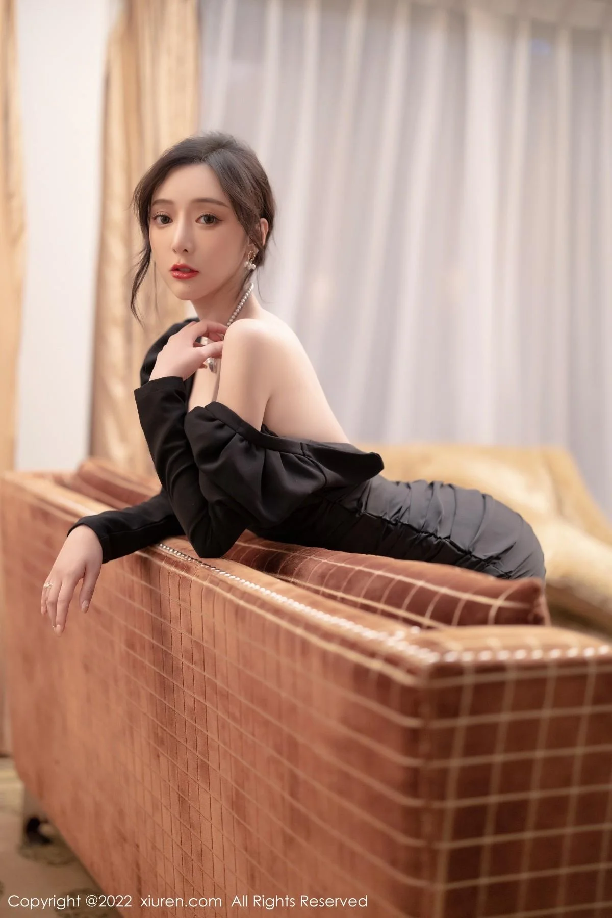 王馨瑶yanni厦门旅拍脱连衣裙露性感黑色蕾丝内衣绝美写真 第 26 张