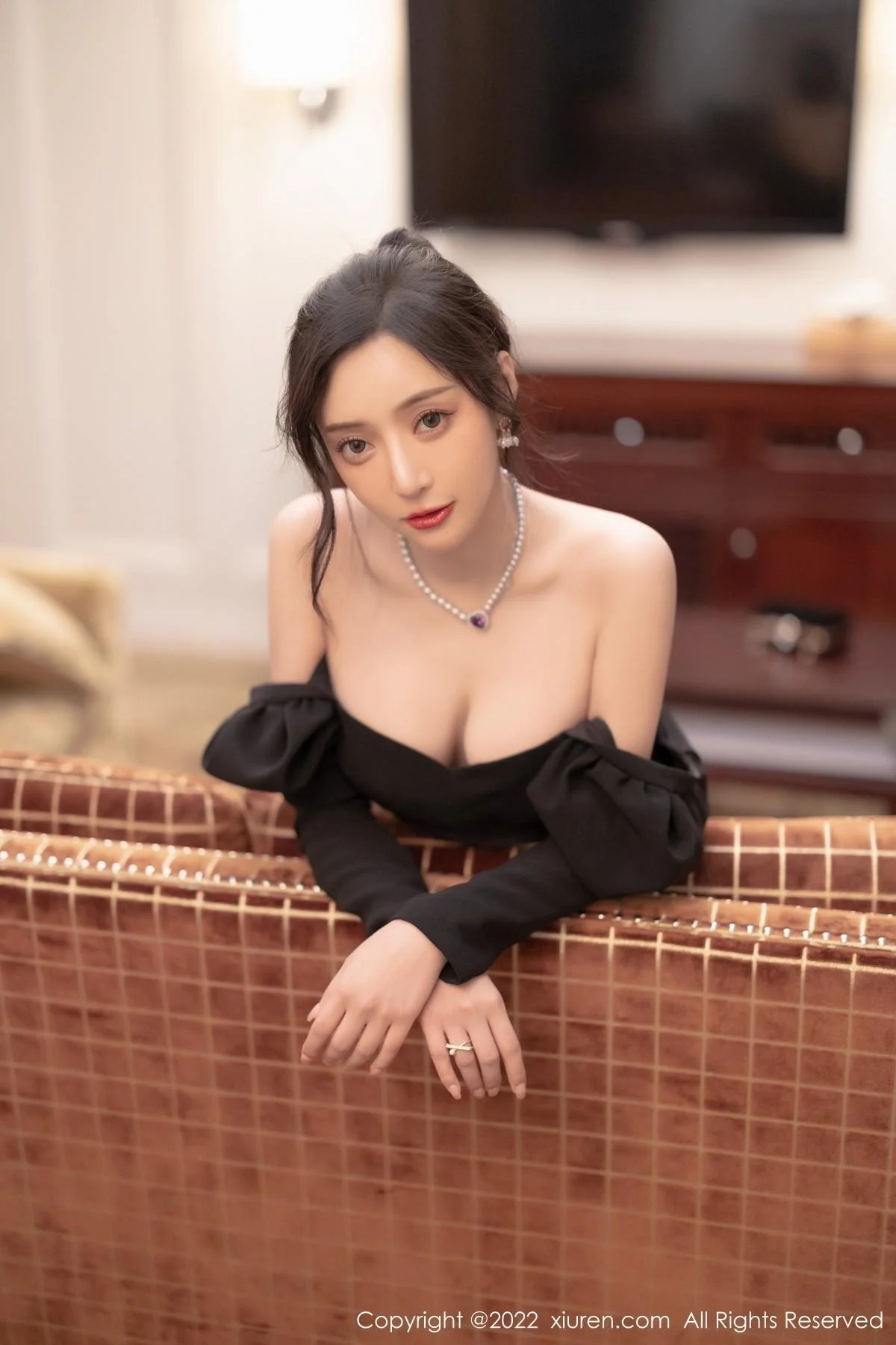 王馨瑶yanni厦门旅拍脱连衣裙露性感黑色蕾丝内衣绝美写真 第 27 张