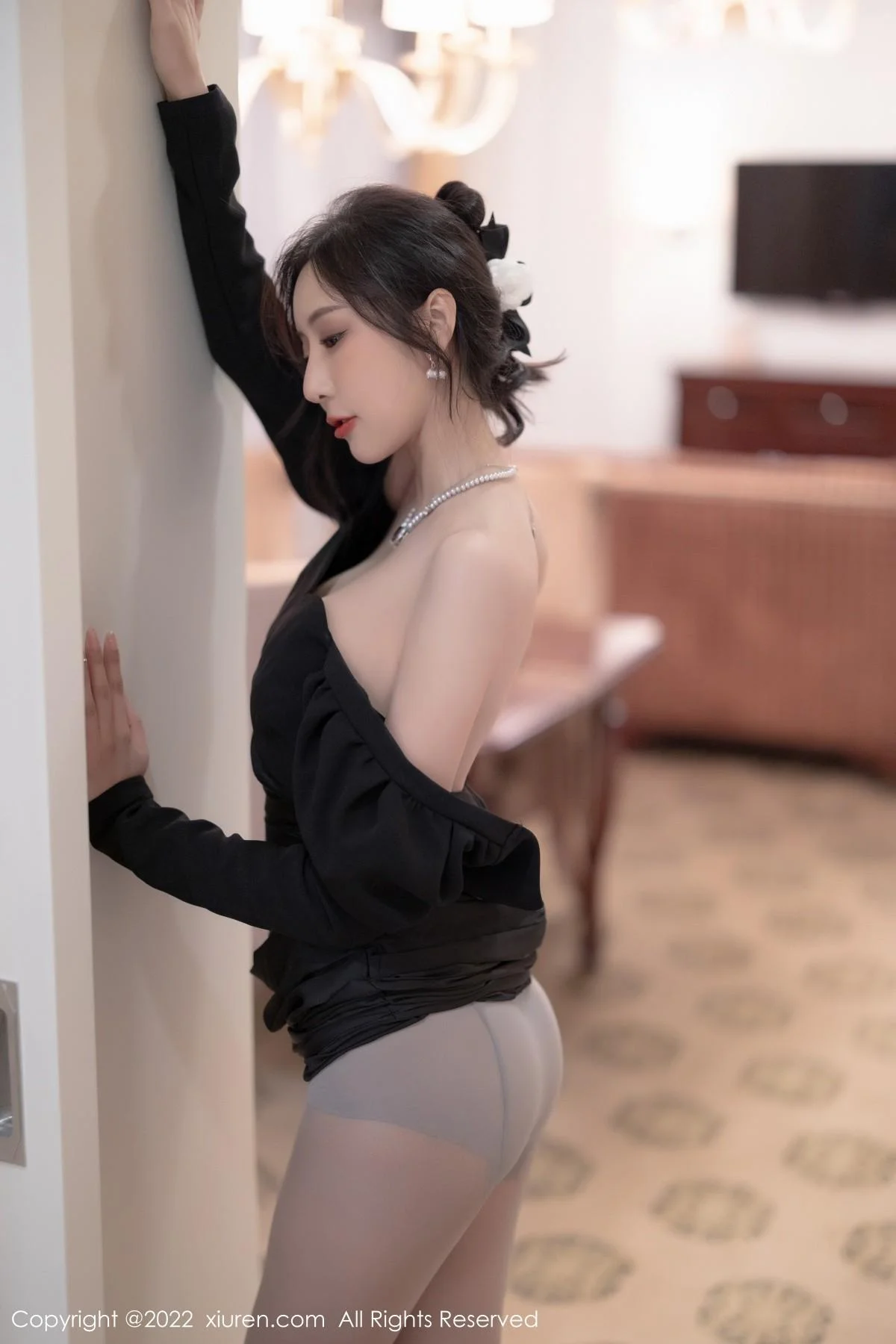 王馨瑶yanni厦门旅拍脱连衣裙露性感黑色蕾丝内衣绝美写真 第 36 张