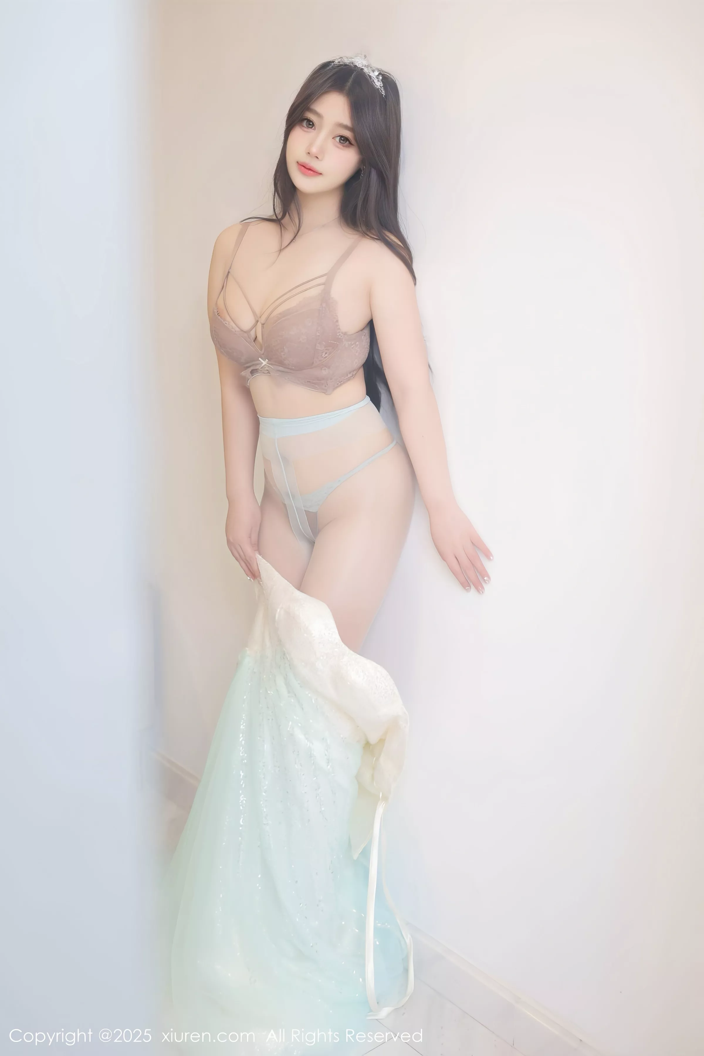 蛋蛋宝性感紫色蕾丝内衣配超薄丝袜秀丰满身材撩人绝美写真 第 104 张