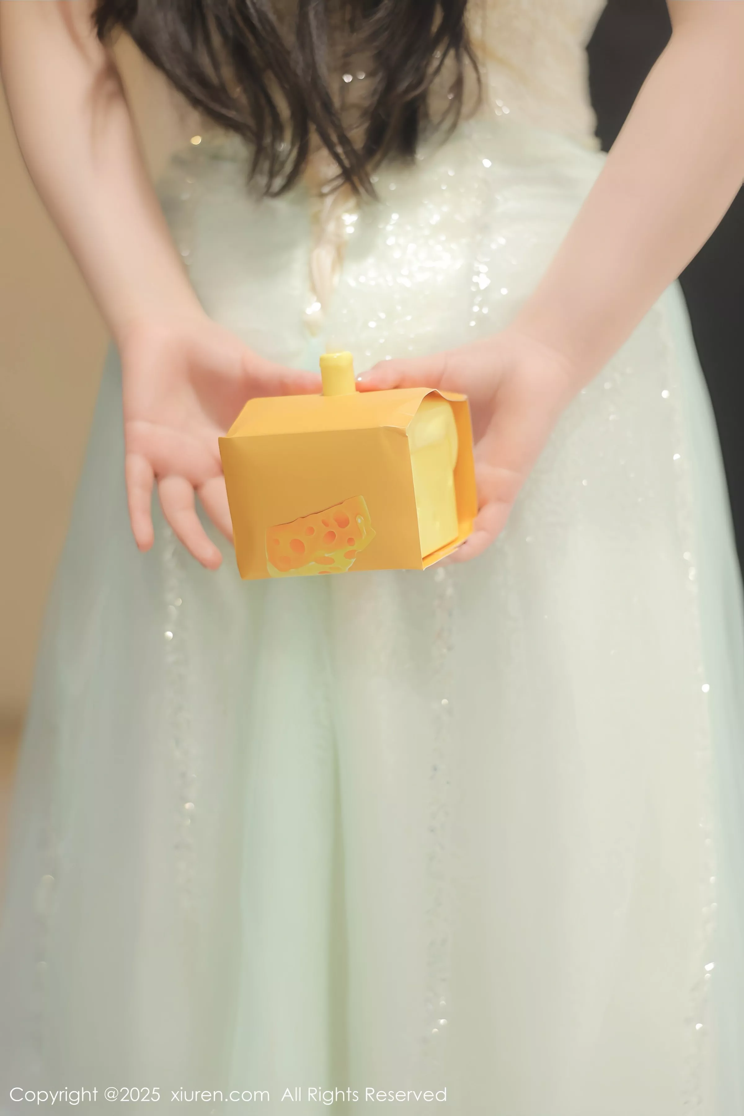 蛋蛋宝性感紫色蕾丝内衣配超薄丝袜秀丰满身材撩人绝美写真 第 16 张