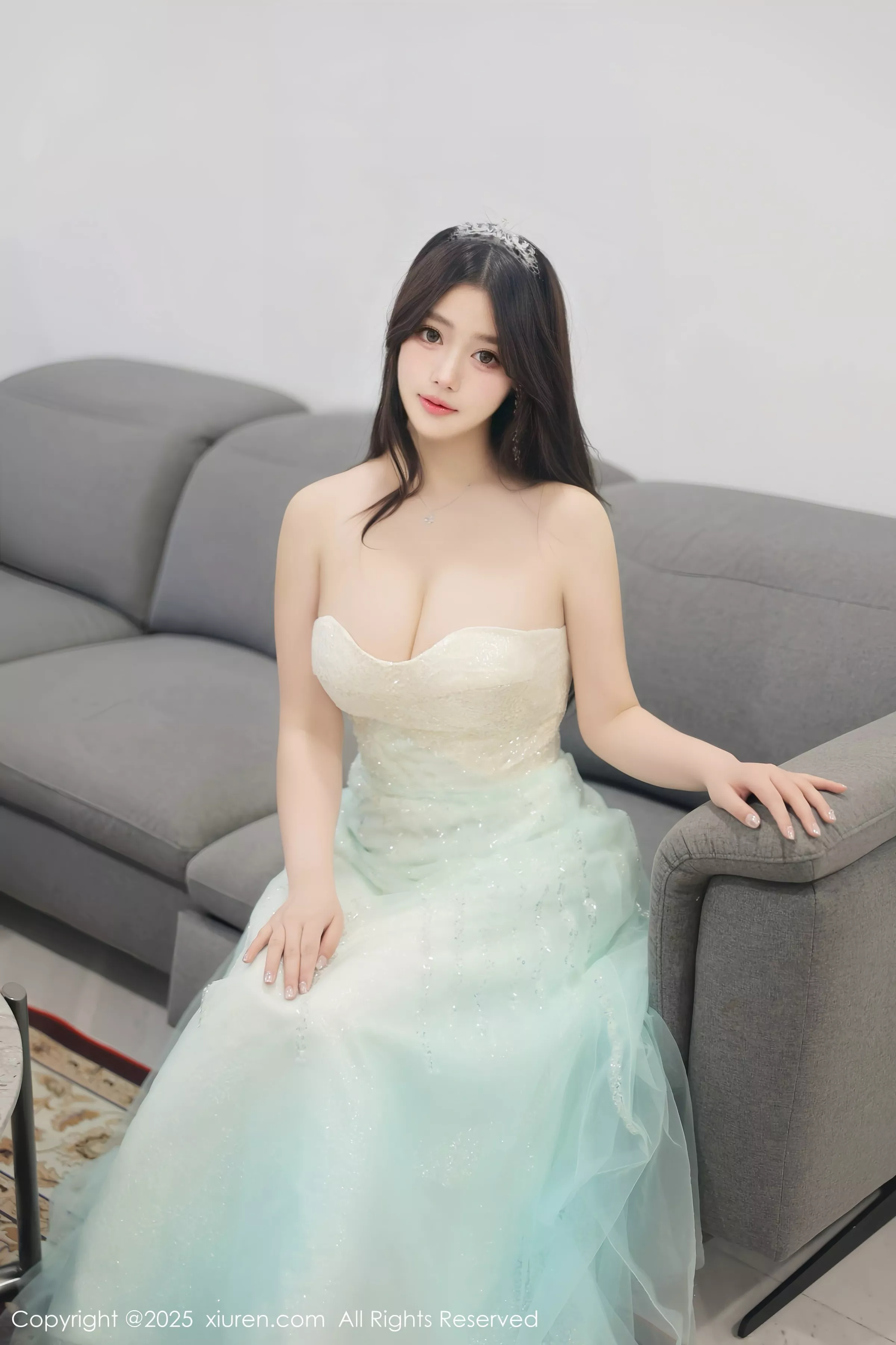 蛋蛋宝性感紫色蕾丝内衣配超薄丝袜秀丰满身材撩人绝美写真 第 31 张