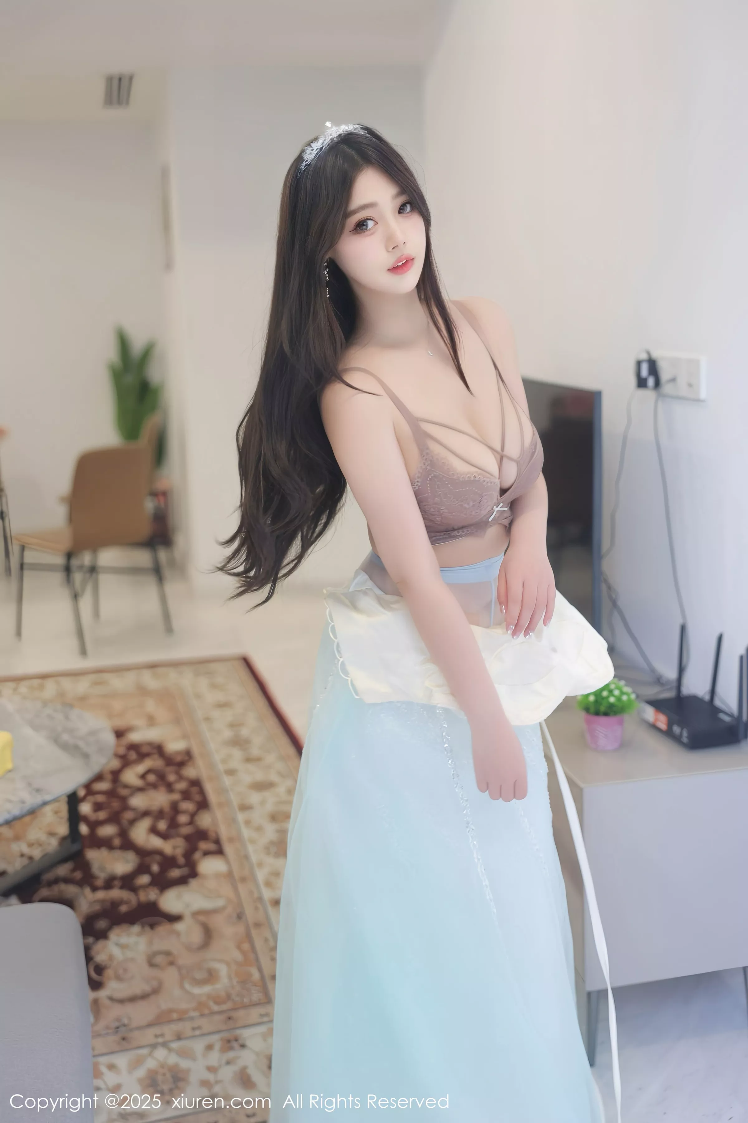蛋蛋宝性感紫色蕾丝内衣配超薄丝袜秀丰满身材撩人绝美写真 第 45 张