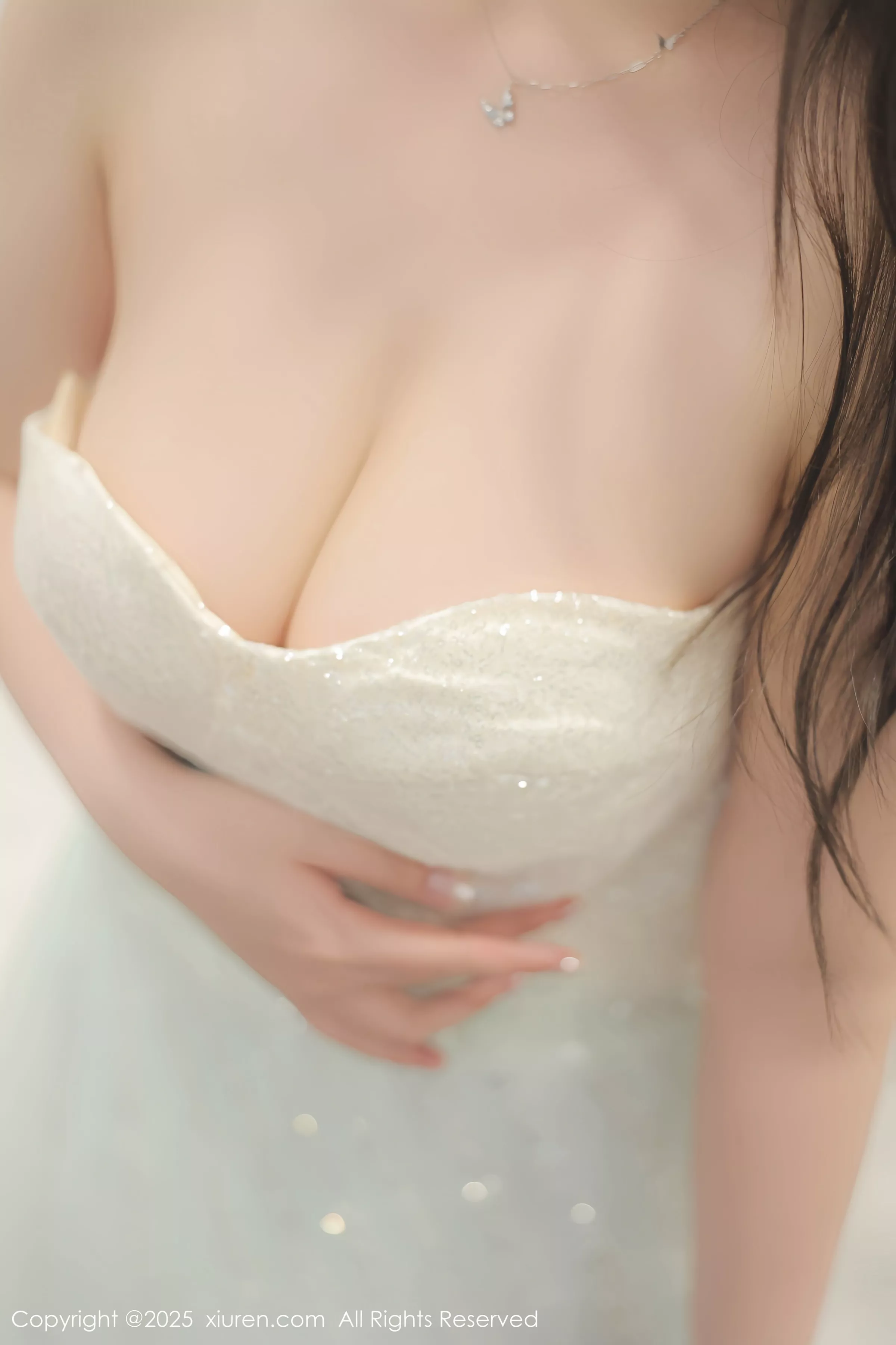 蛋蛋宝性感紫色蕾丝内衣配超薄丝袜秀丰满身材撩人绝美写真 第 51 张