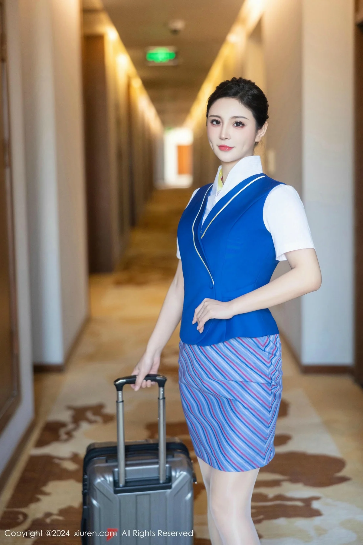 小蛮妖Yummy性感空姐制服露蕾丝内衣秀完美身材绝美写真 第 3 张