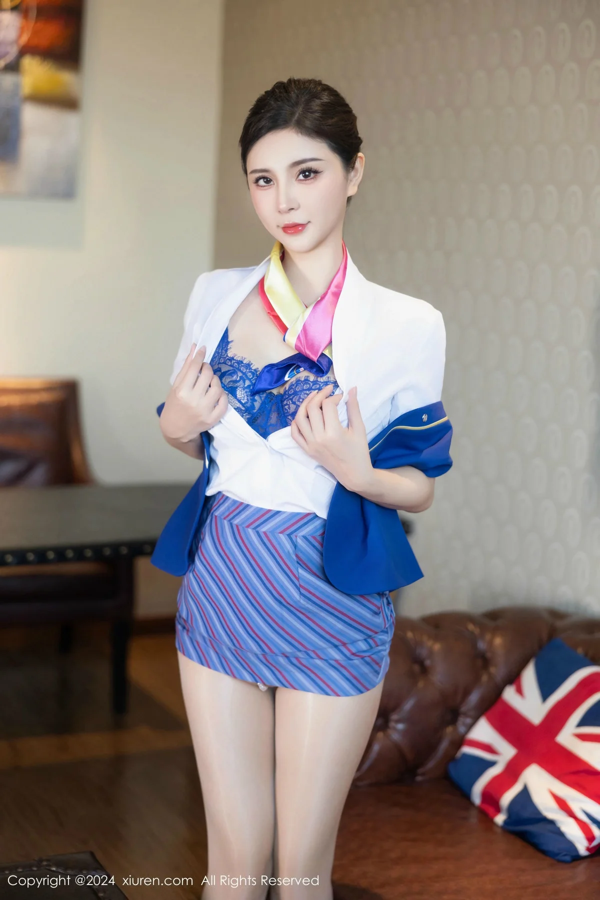 小蛮妖Yummy性感空姐制服露蕾丝内衣秀完美身材绝美写真 第 44 张