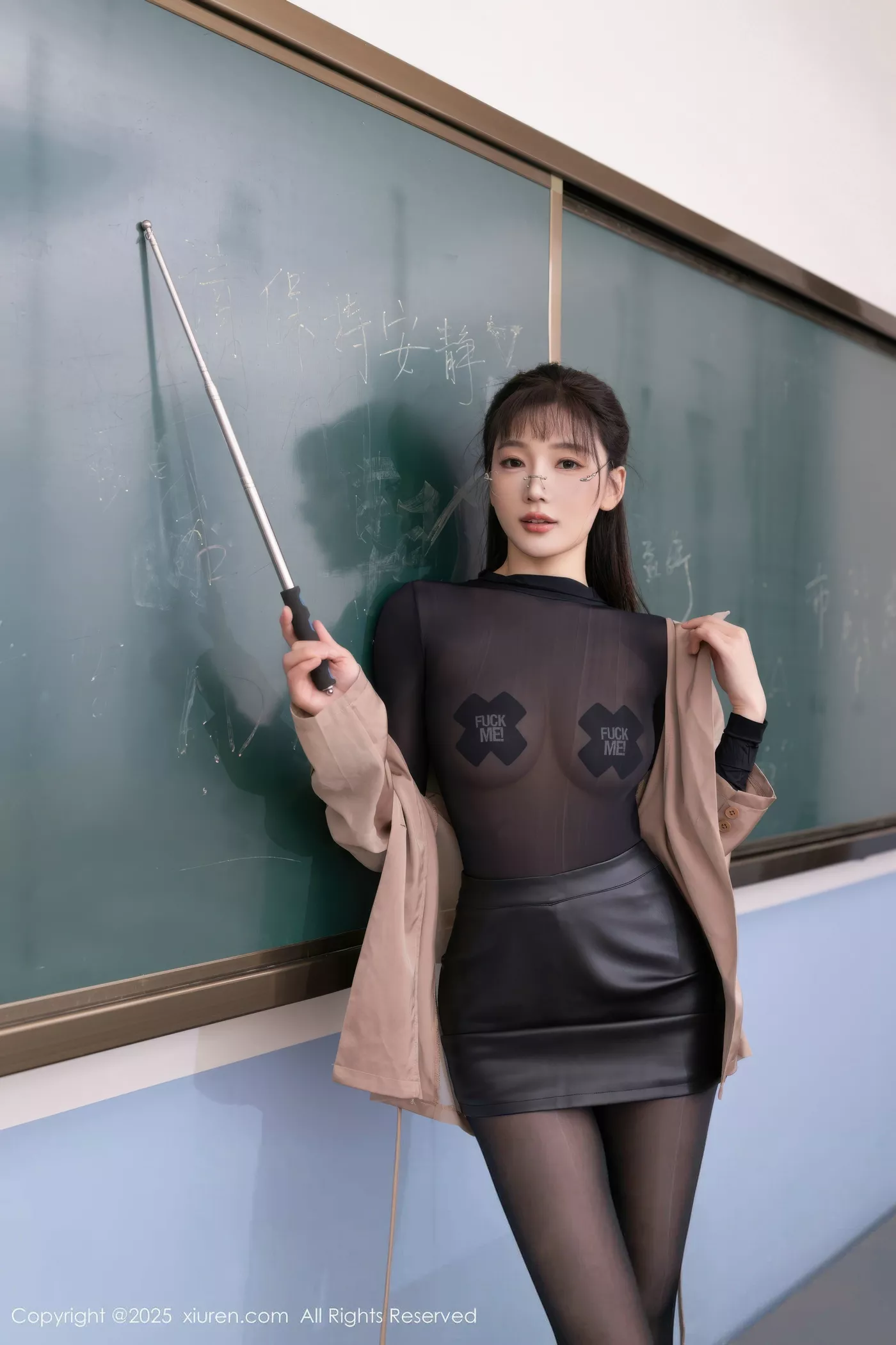 陆萱萱场景拍摄性感黑色连体丝袜秀翘臀美腿撩人绝美写真 第 35 张
