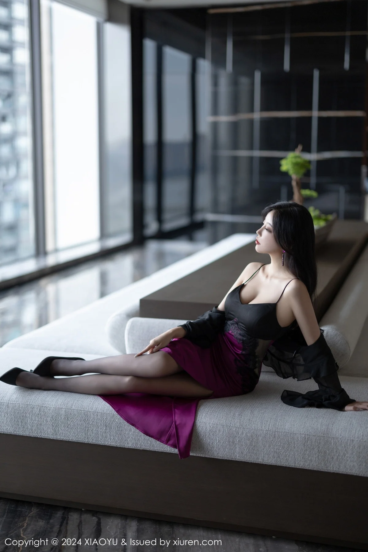 杨晨晨Yome性感吊带裙+黑色情趣服饰秀完美身材绝美写真 第 15 张
