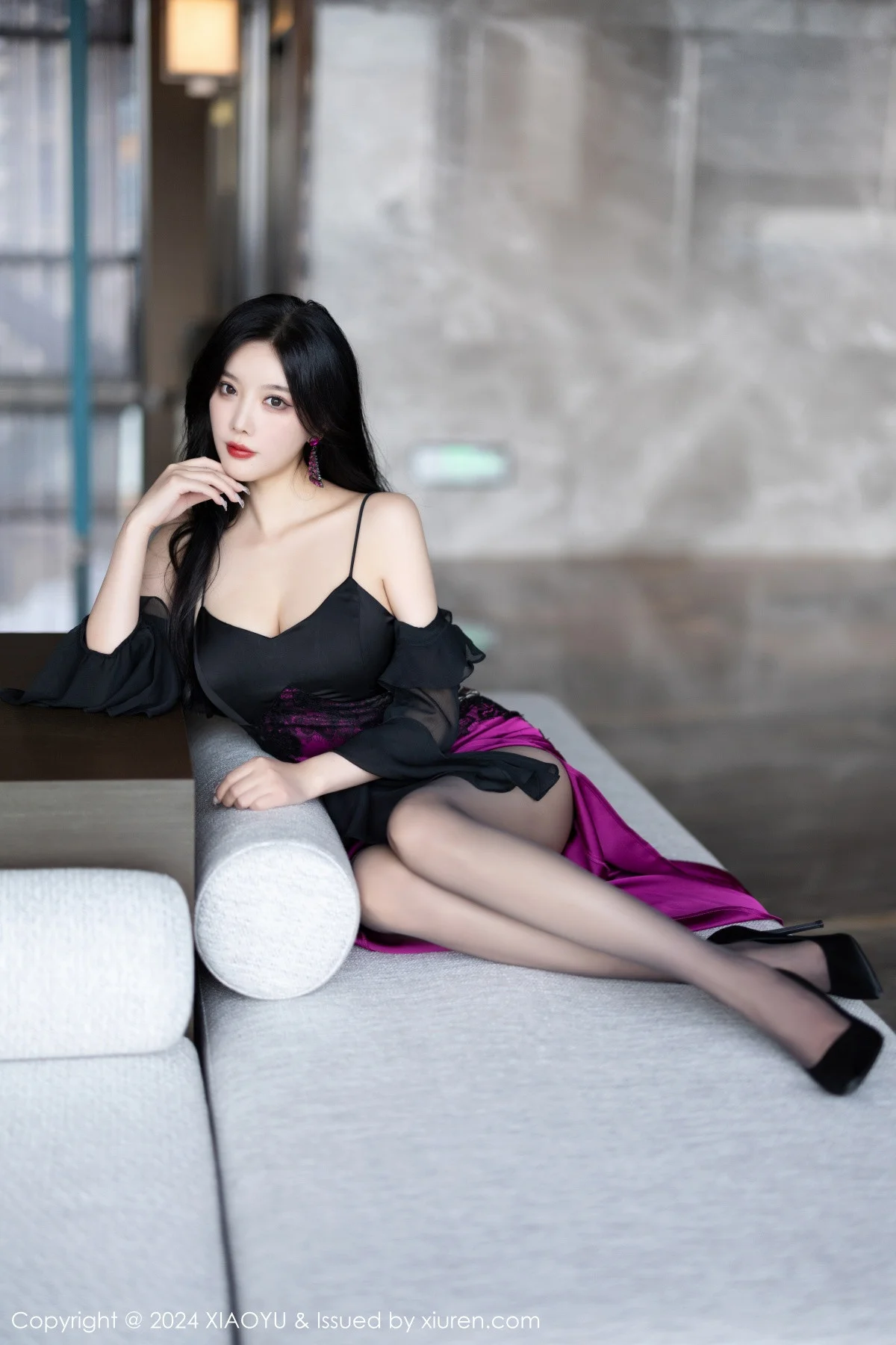 杨晨晨Yome性感吊带裙+黑色情趣服饰秀完美身材绝美写真 第 23 张