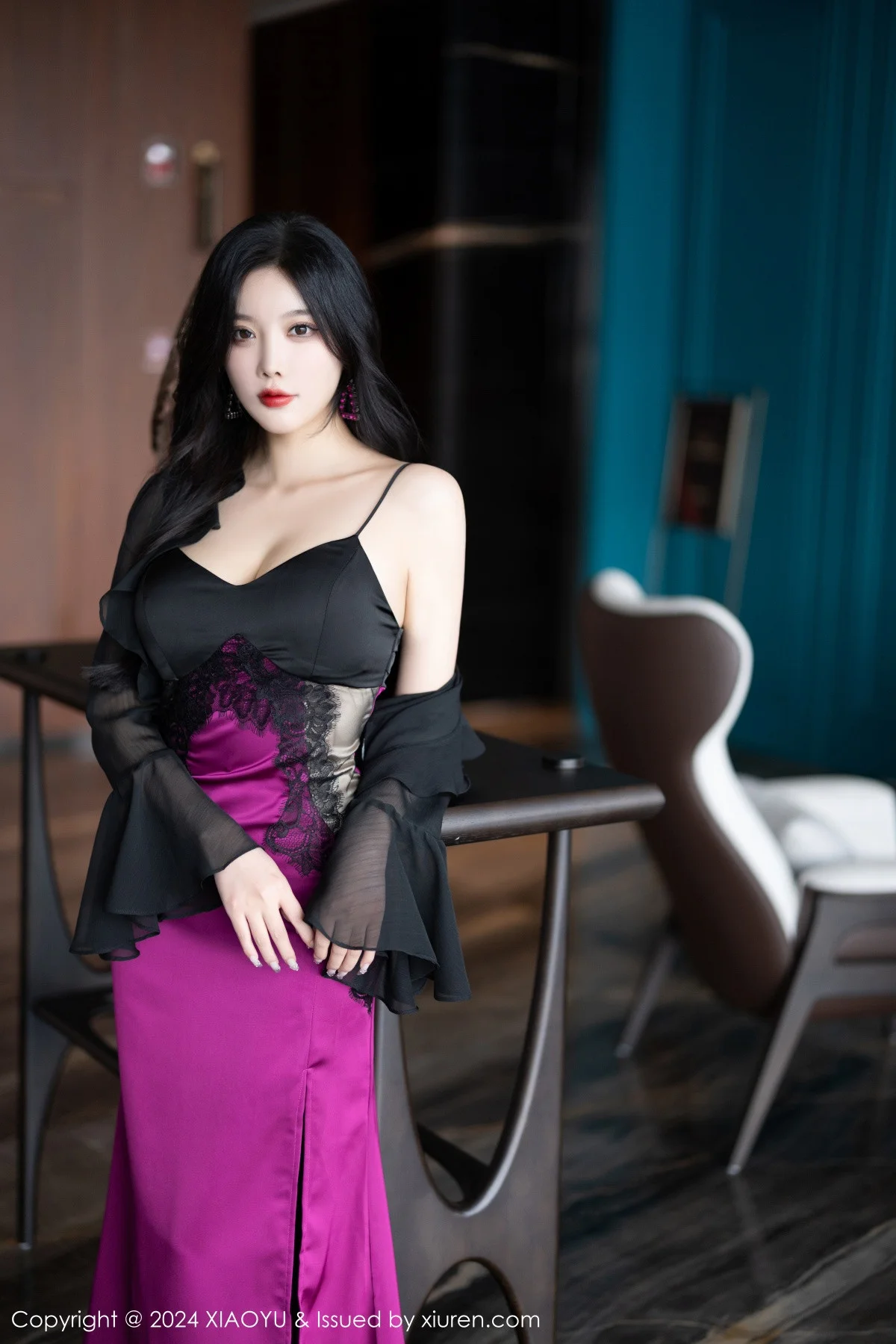 杨晨晨Yome性感吊带裙+黑色情趣服饰秀完美身材绝美写真 第 3 张