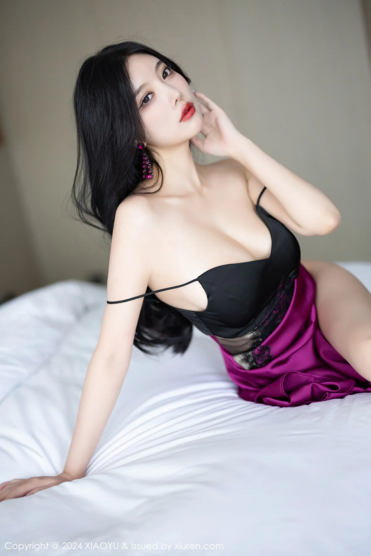 杨晨晨Yome性感吊带裙+黑色情趣服饰秀完美身材绝美写真 第 62 张