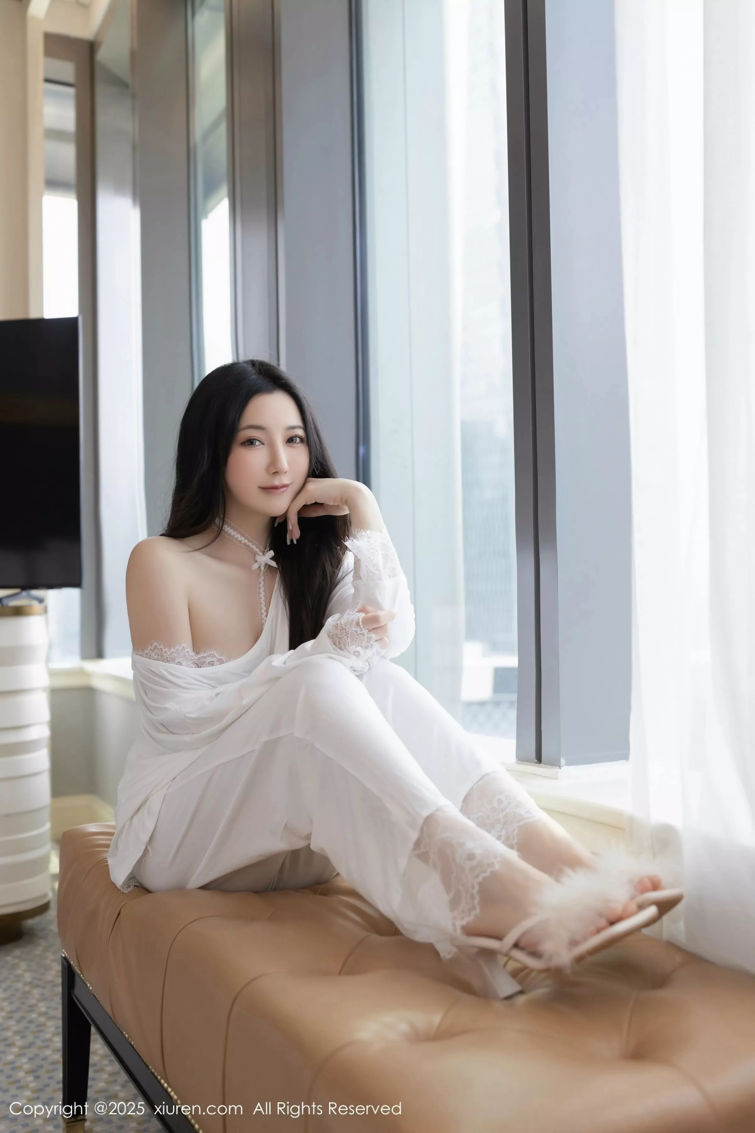 鱼子酱Fish性感白色连衣裙露白色内衣秀曼妙身材绝美写真 第 20 张