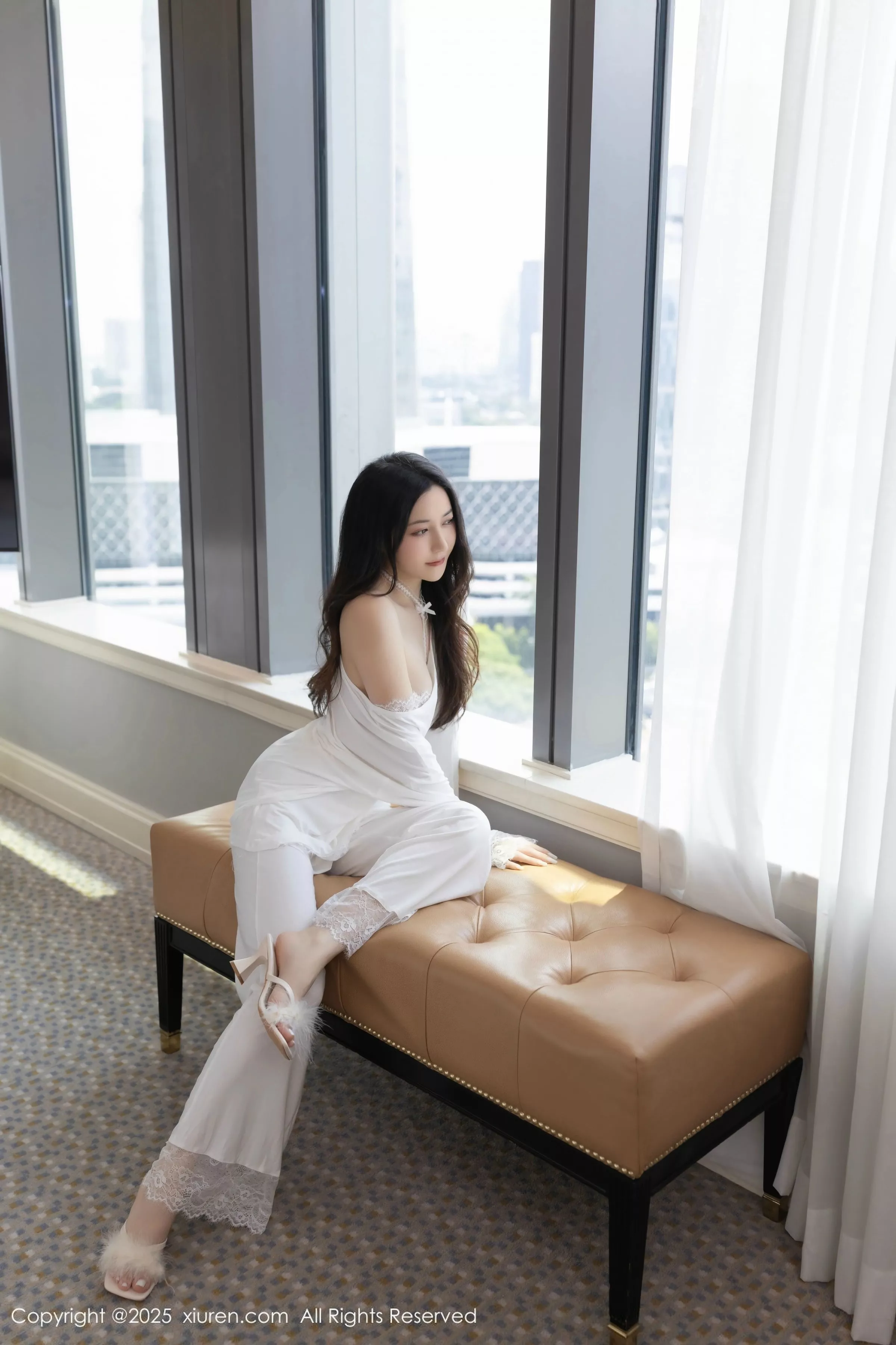 鱼子酱Fish性感白色连衣裙露白色内衣秀曼妙身材绝美写真 第 21 张