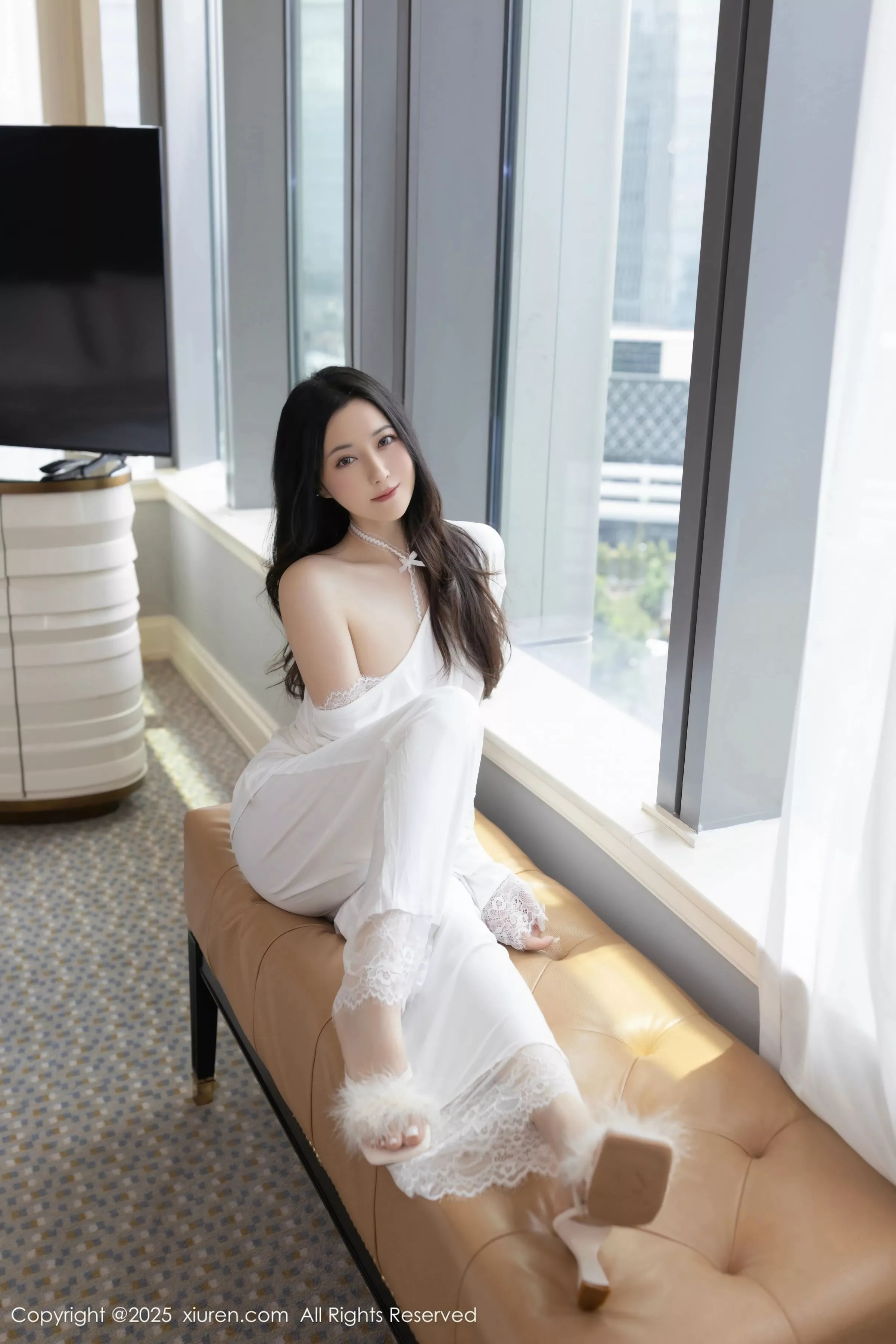 鱼子酱Fish性感白色连衣裙露白色内衣秀曼妙身材绝美写真 第 26 张