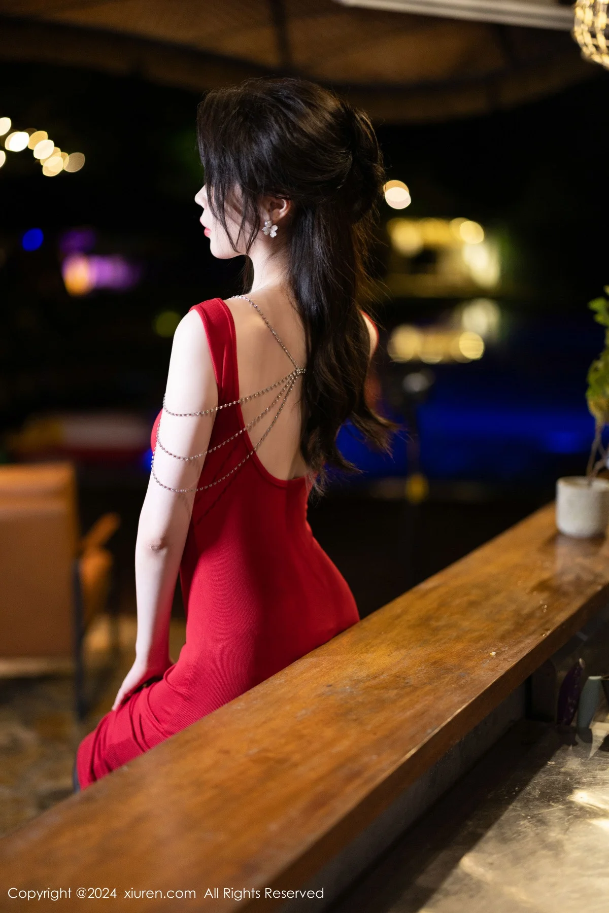 梦心玥红色连衣裙露红色内衣配黑丝吊袜秀高挑身材绝美写真 第 6 张