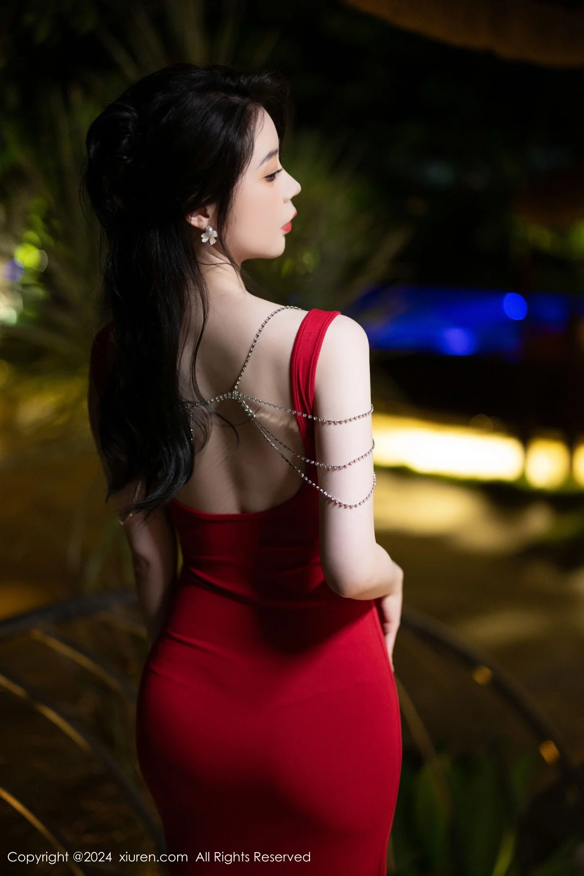 梦心玥红色连衣裙露红色内衣配黑丝吊袜秀高挑身材绝美写真 第 7 张