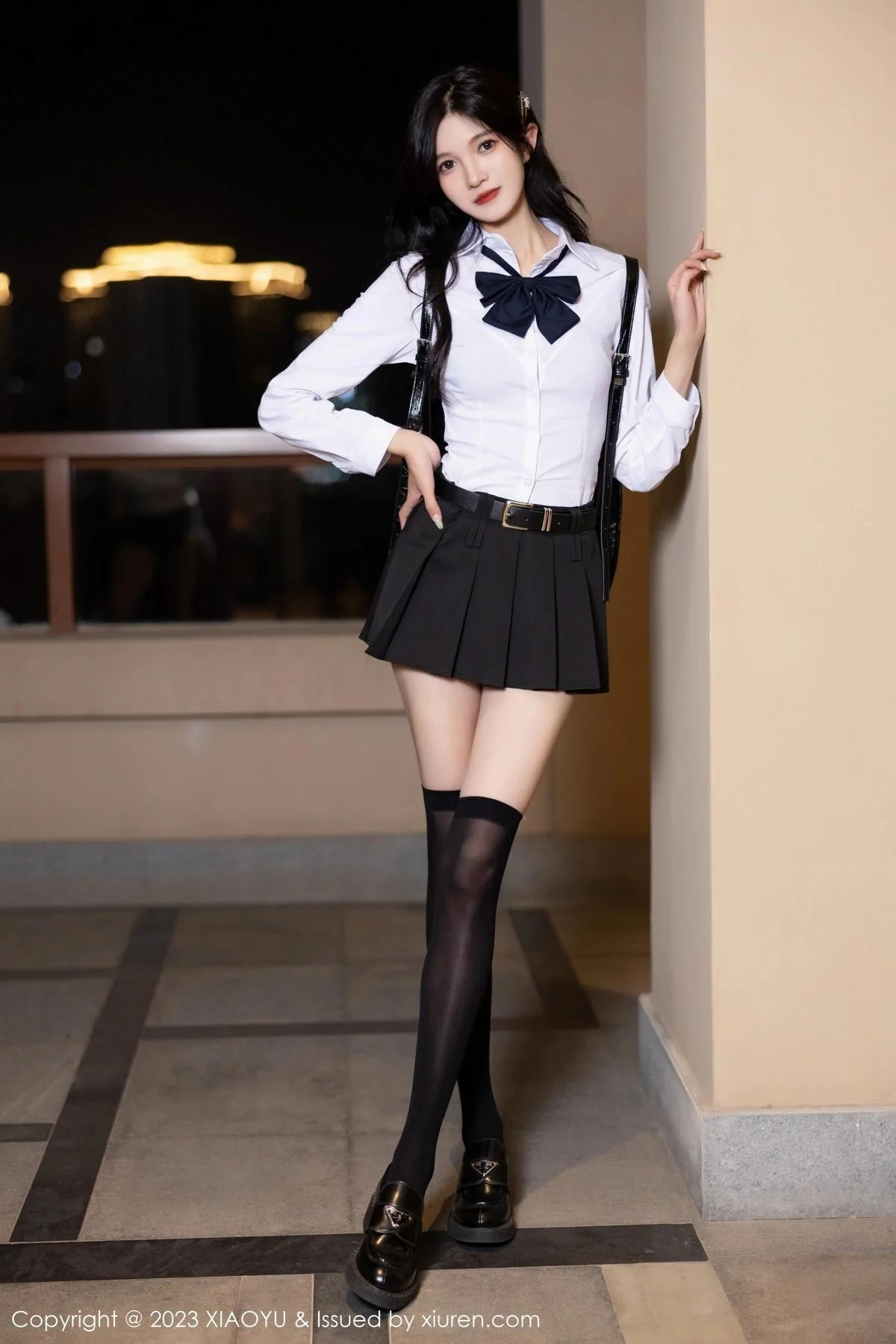 程程程性感白T配黑短裙露黑色蕾丝内衣秀曼妙身姿绝美写真 第 15 张