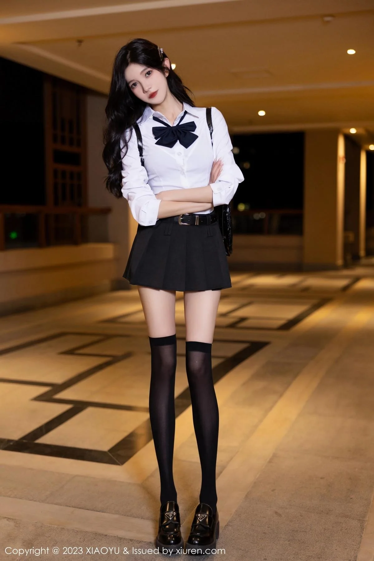 程程程性感白T配黑短裙露黑色蕾丝内衣秀曼妙身姿绝美写真 第 3 张