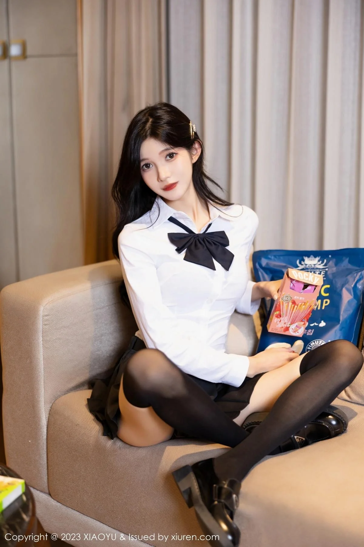 程程程性感白T配黑短裙露黑色蕾丝内衣秀曼妙身姿绝美写真 第 51 张
