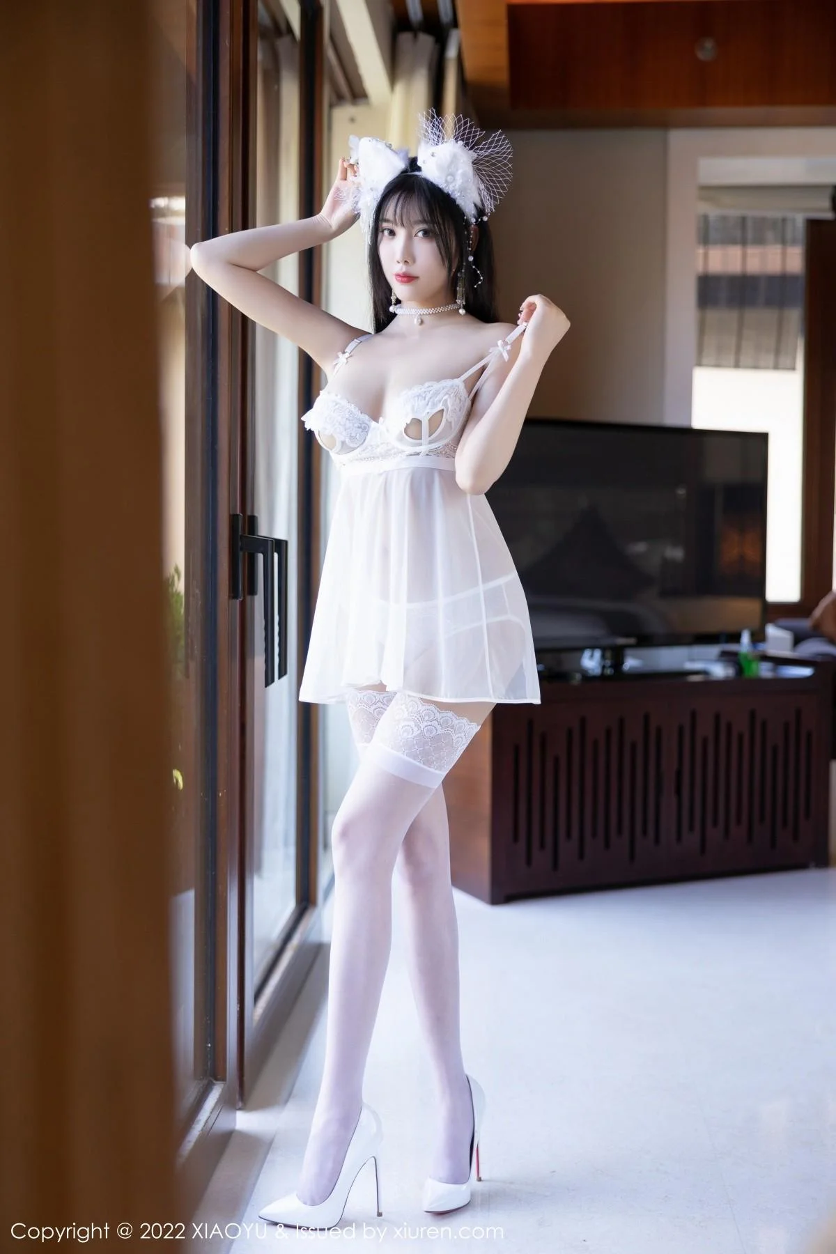 杨晨晨Yome户外淡蓝旗袍+室内轻透蕾丝睡衣惹火绝美写真 第 105 张