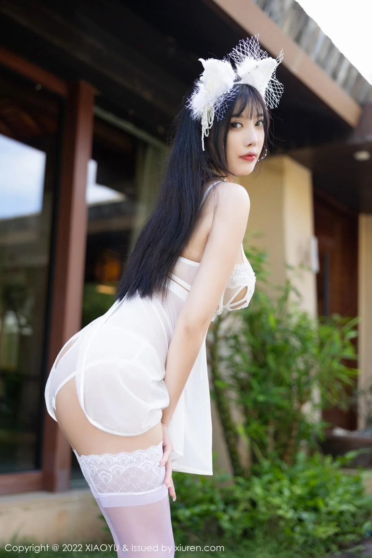 杨晨晨Yome户外淡蓝旗袍+室内轻透蕾丝睡衣惹火绝美写真 第 73 张
