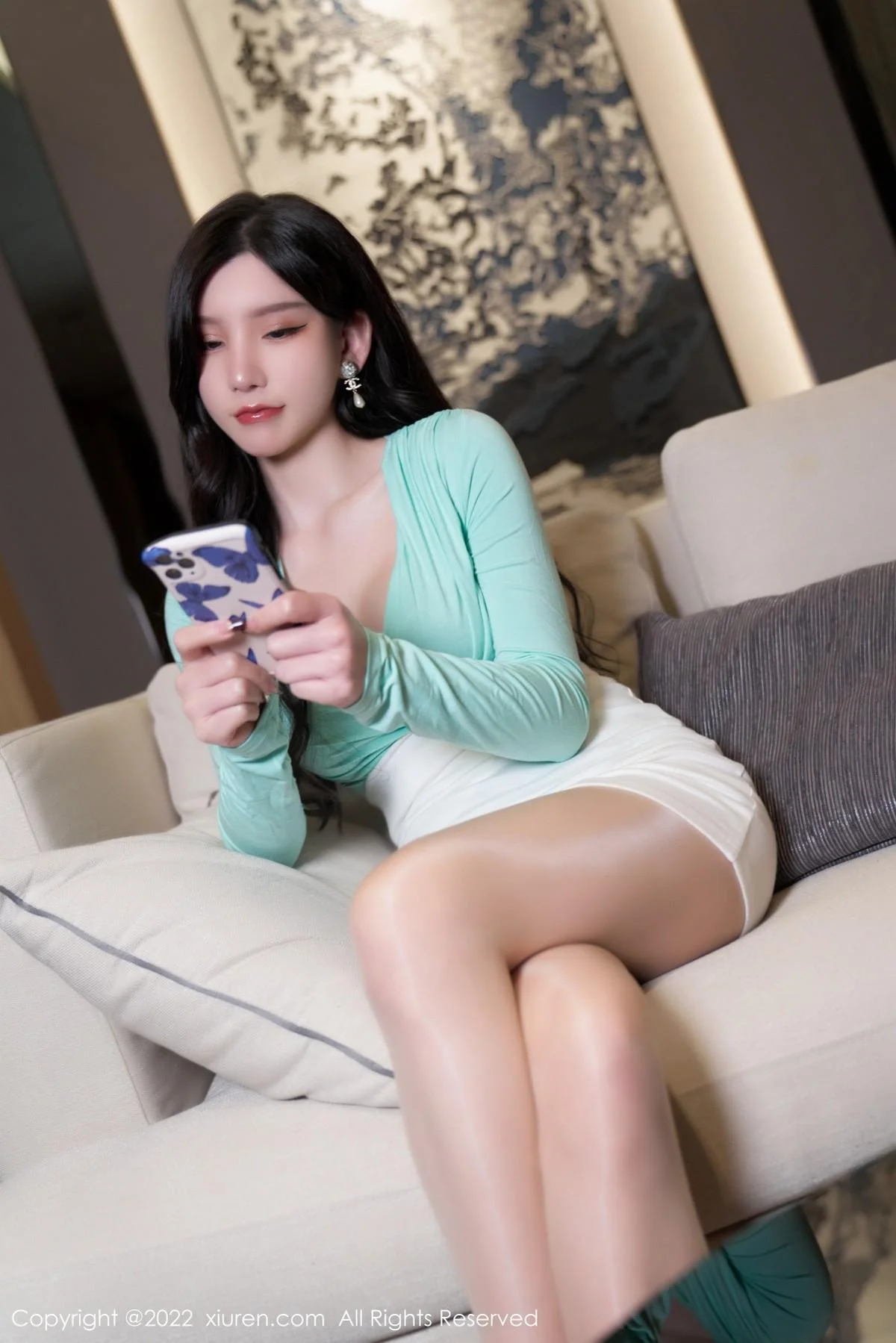 周于希Sally私房白色短裙下闪亮无内肉丝秀翘臀美腿绝美写真 第 12 张